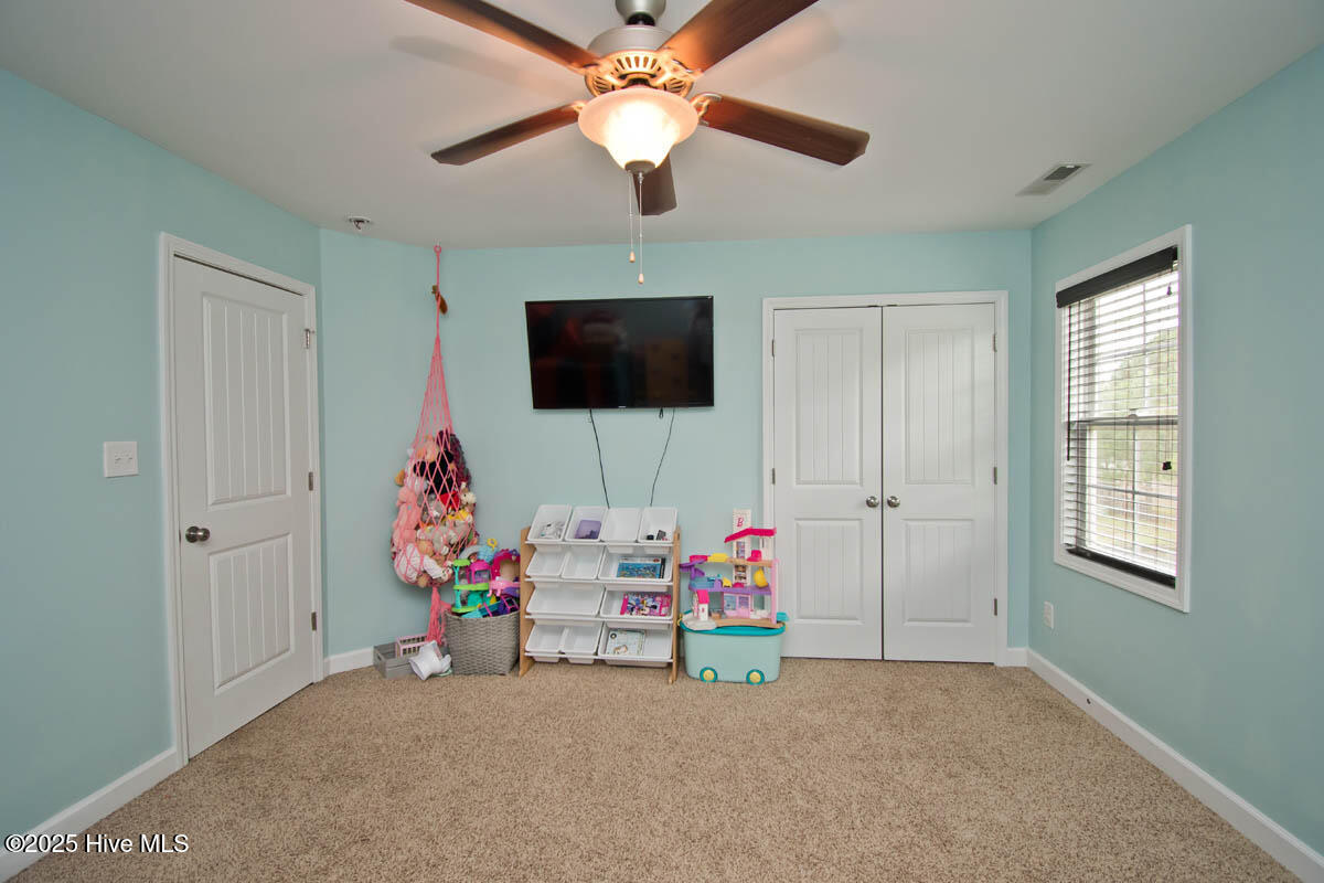 100534279 | Photo 35