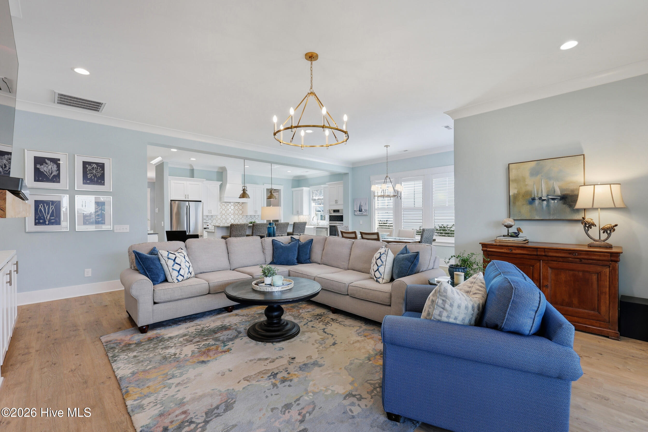 100558657 | Photo 18