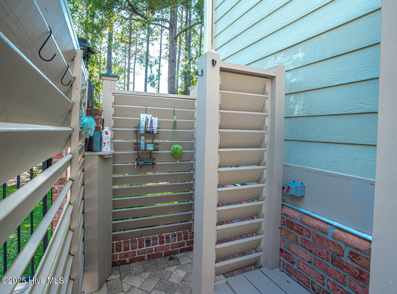 100554375 | Photo 48