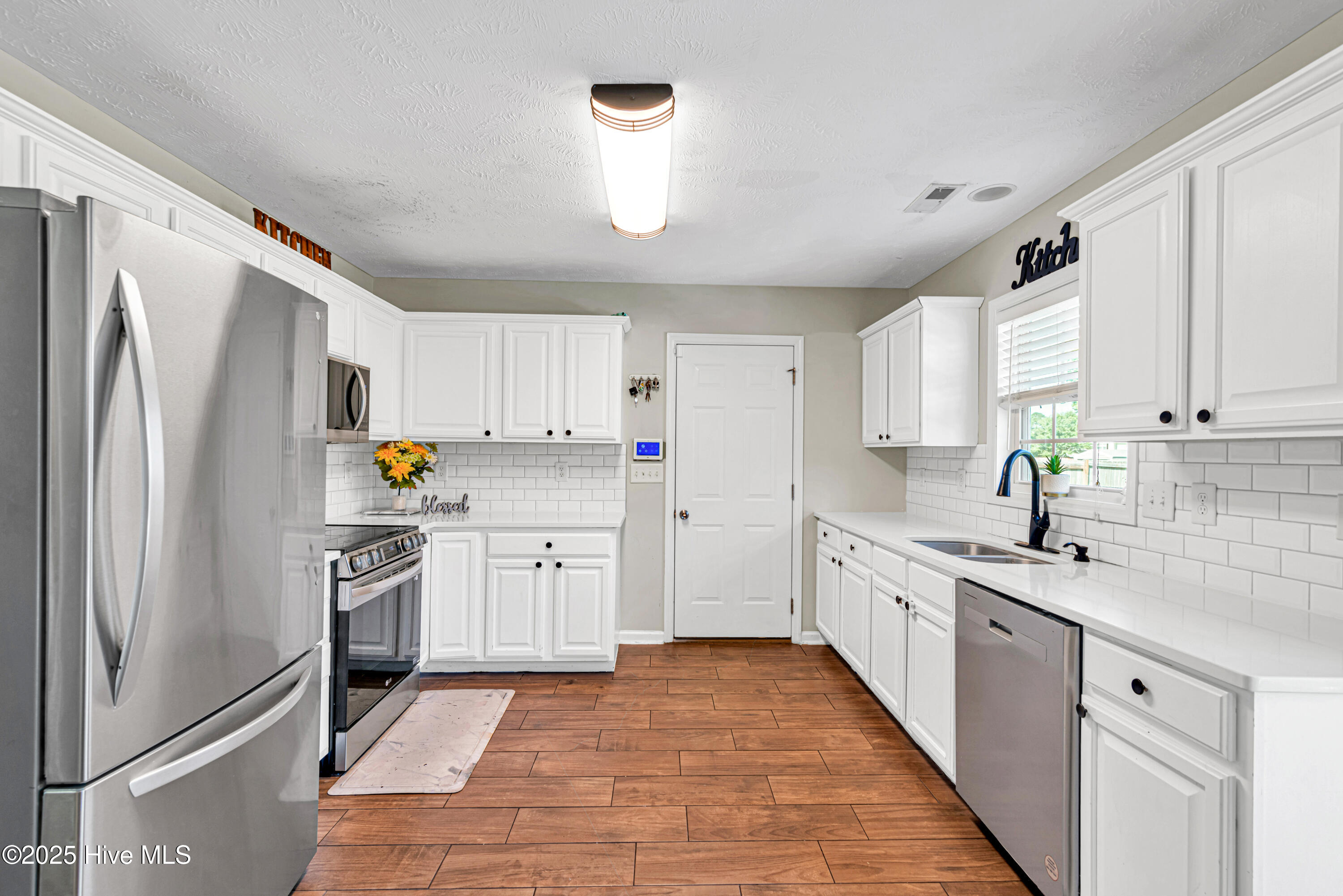 302 Honey Court W, Jacksonville, NC 28540 – photo 14: DSC_4262