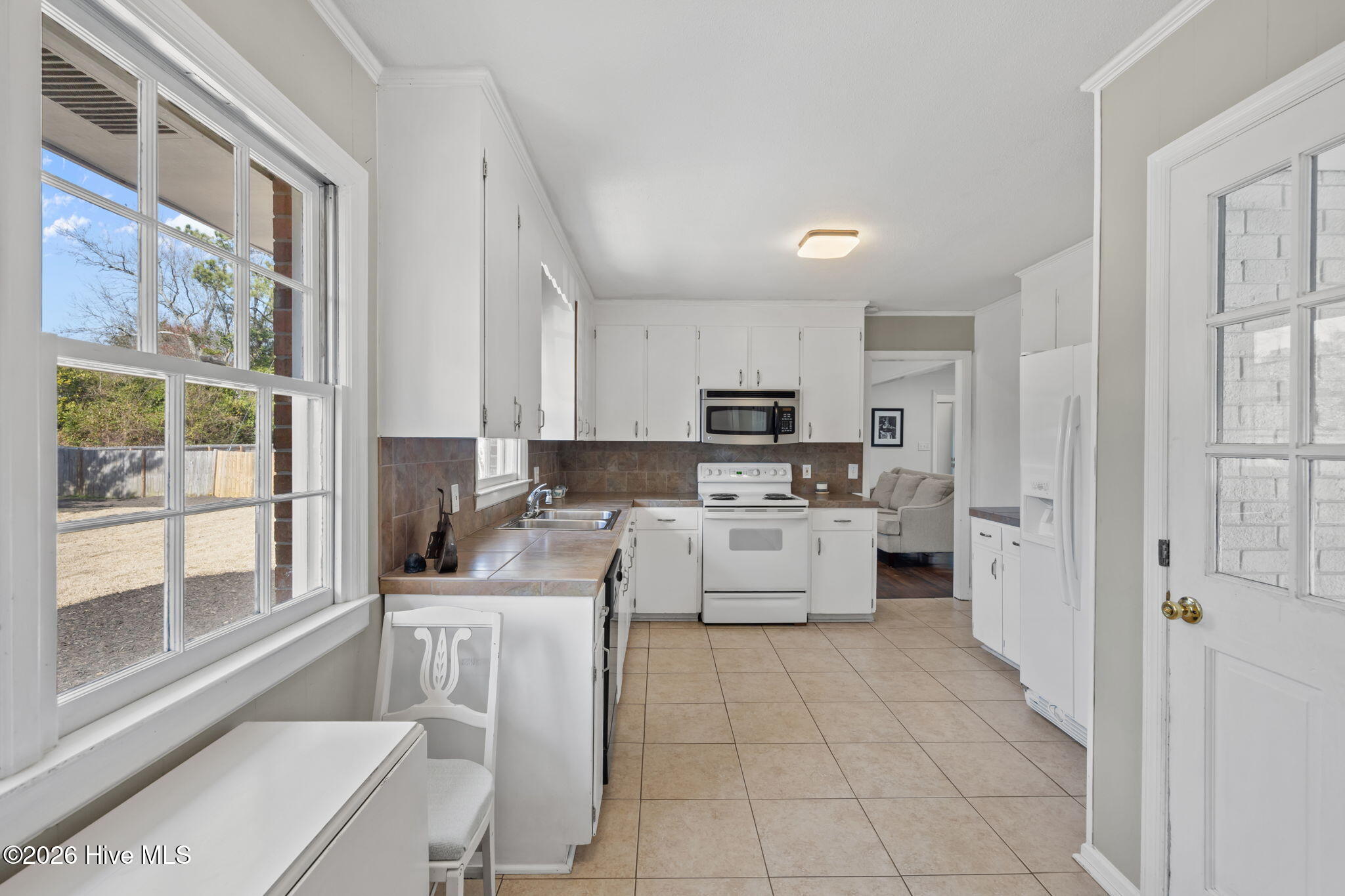 100557459 | Photo 21