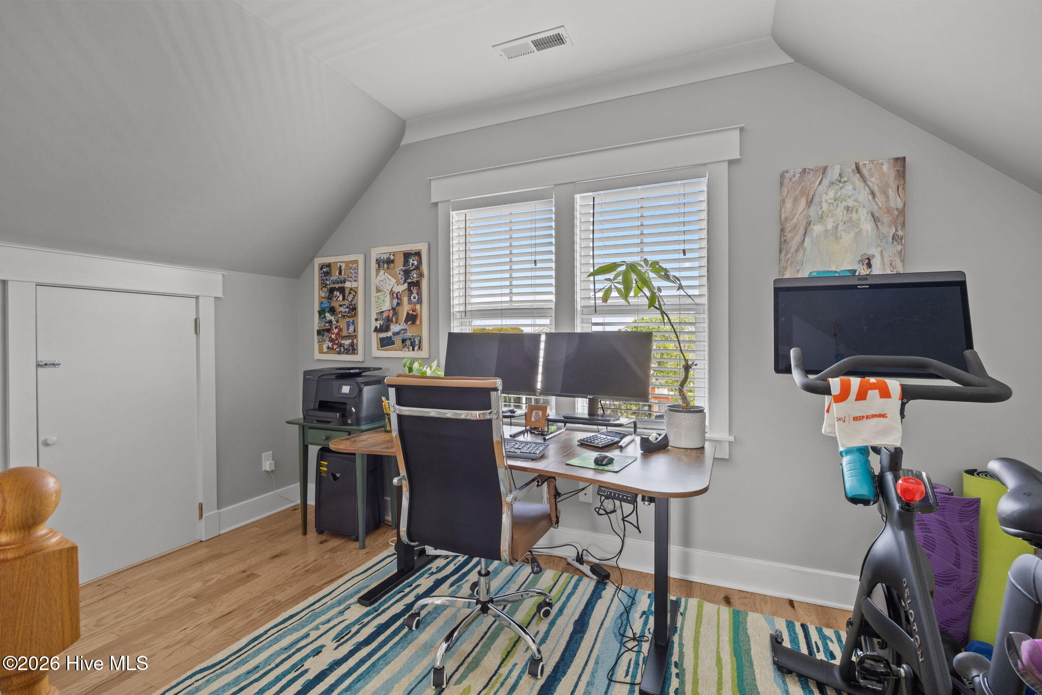 100564521 | Photo 32