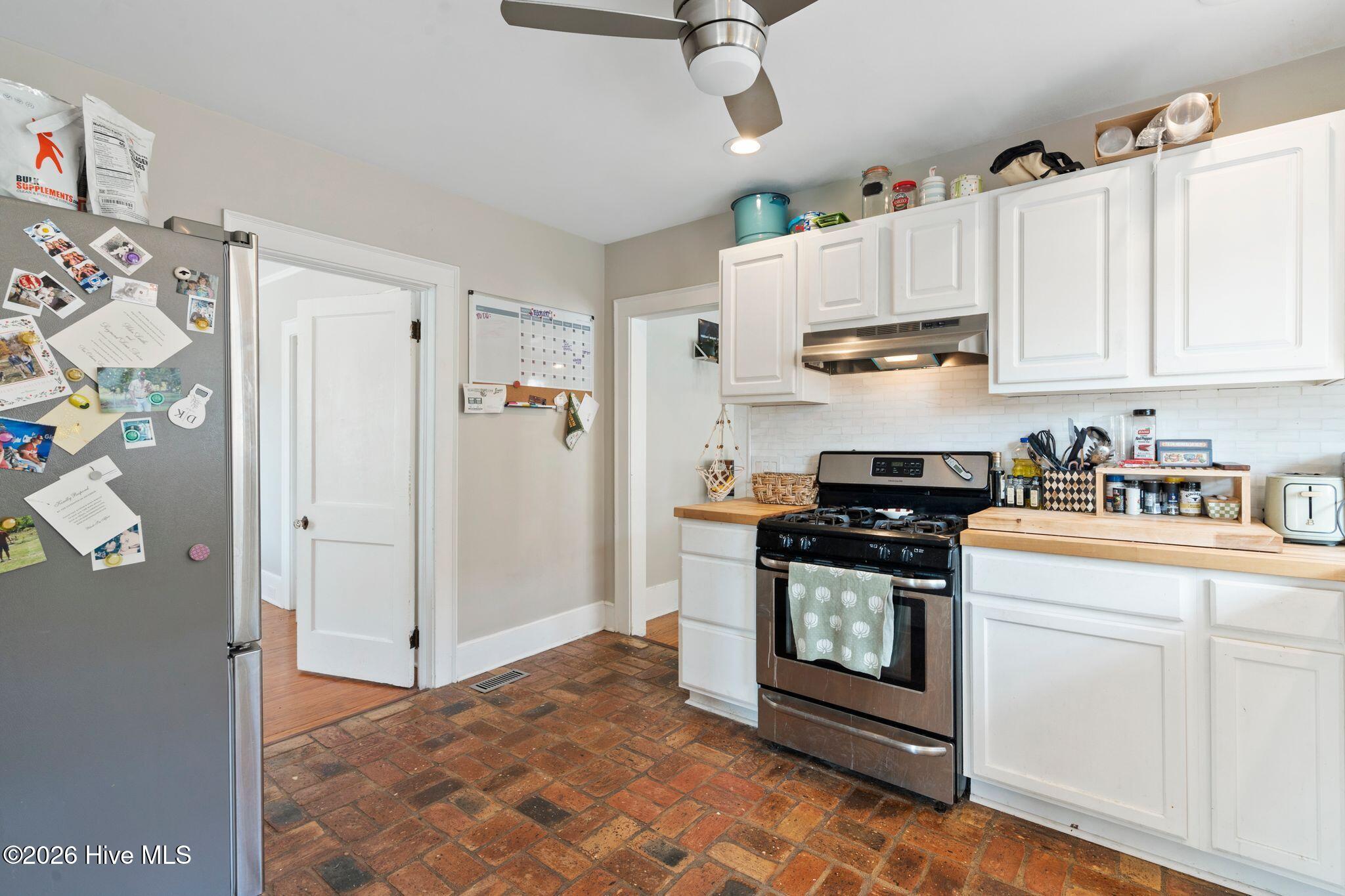 100554931 | Photo 12