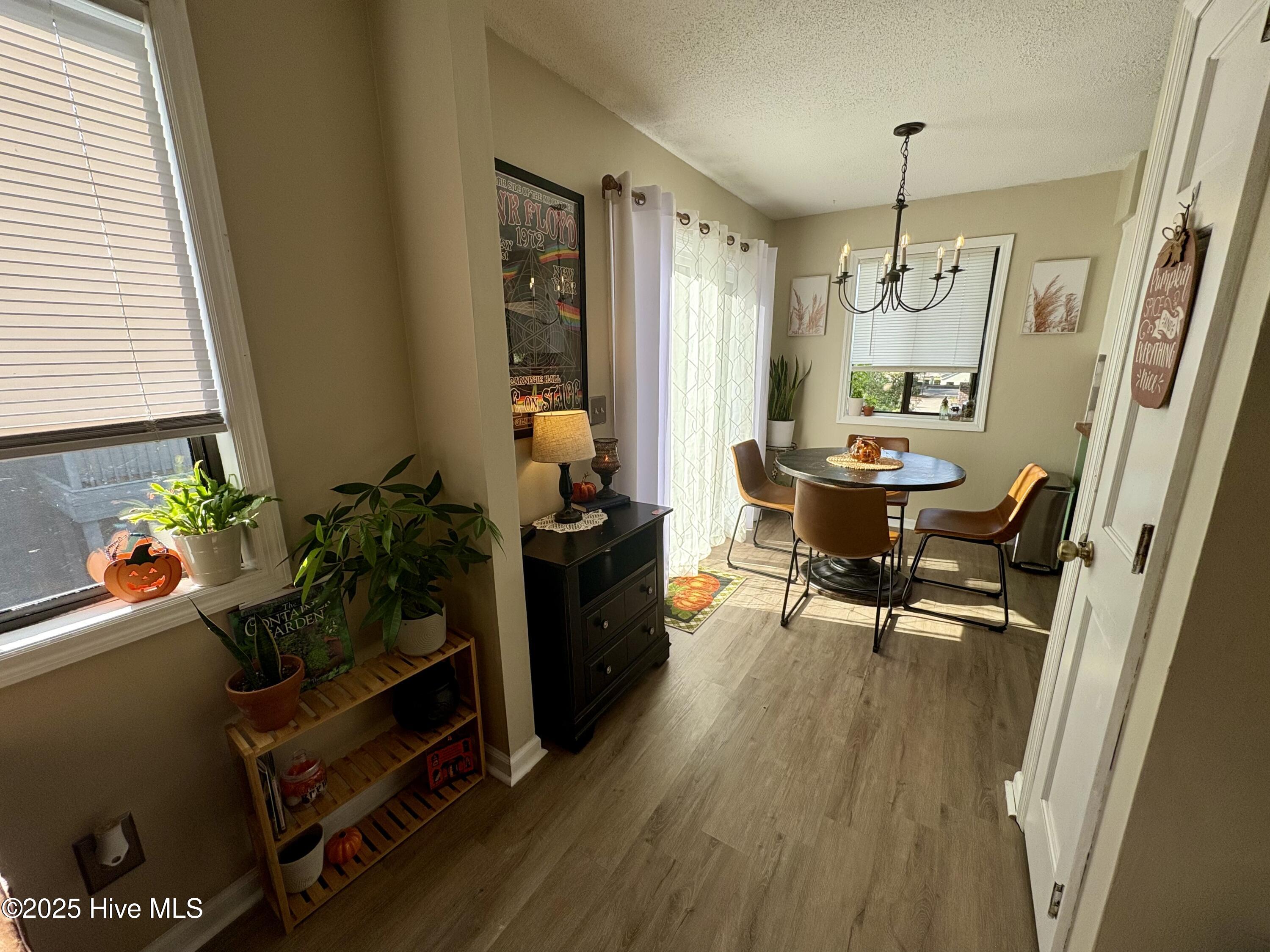 100538040 | Photo 13