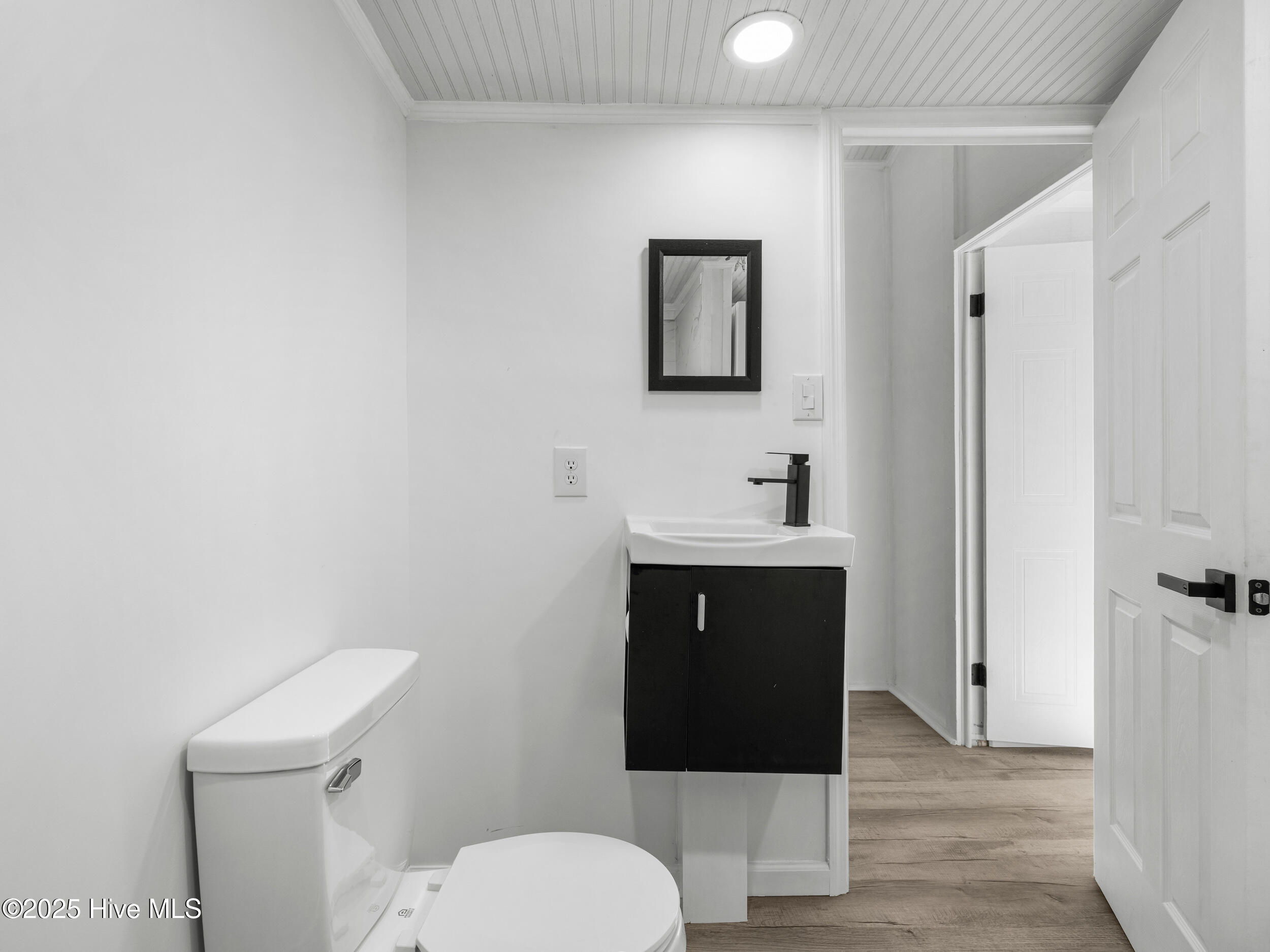 100545373 | Photo 31