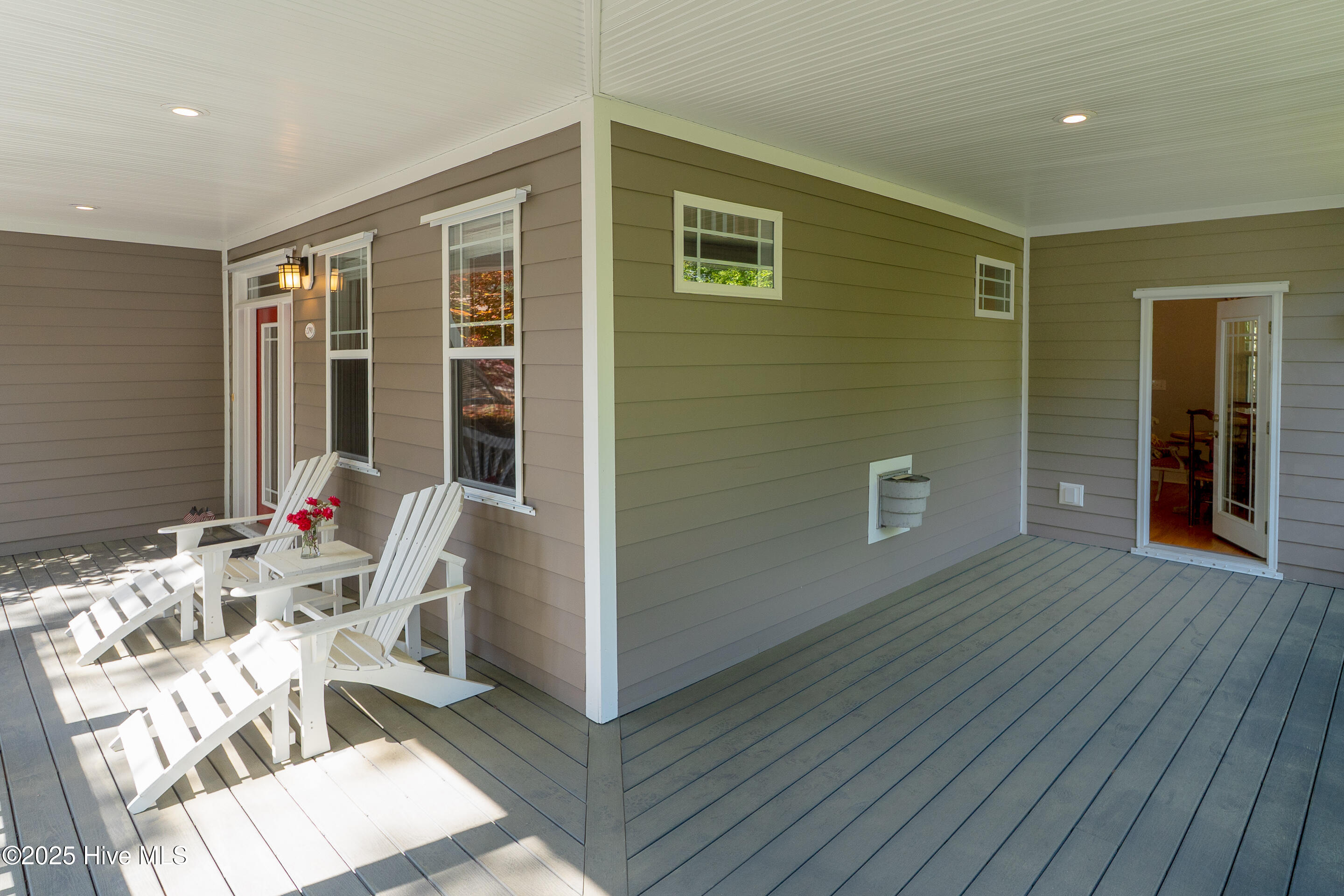 100505939 | Photo 65