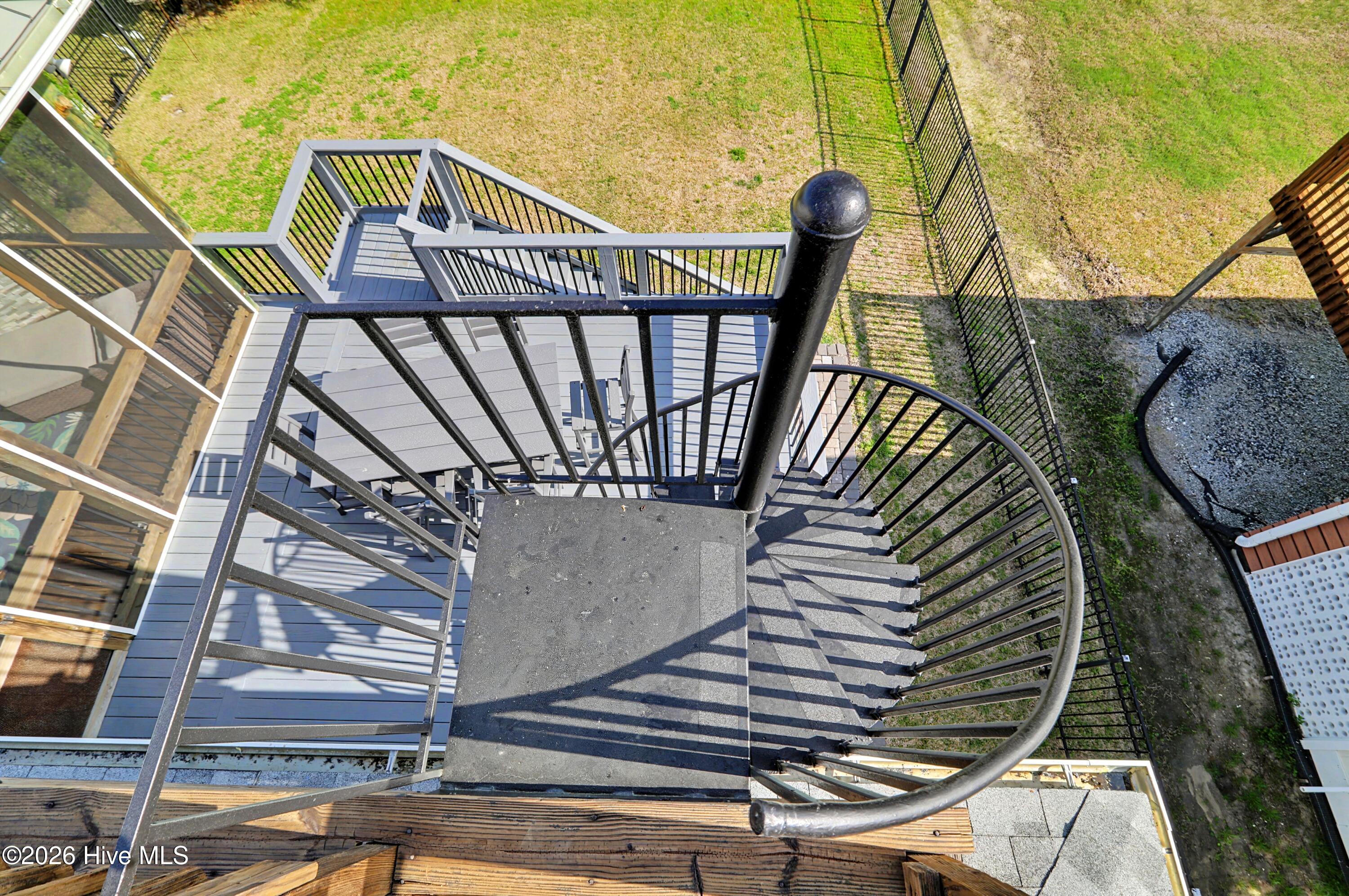 100563218 | Photo 30