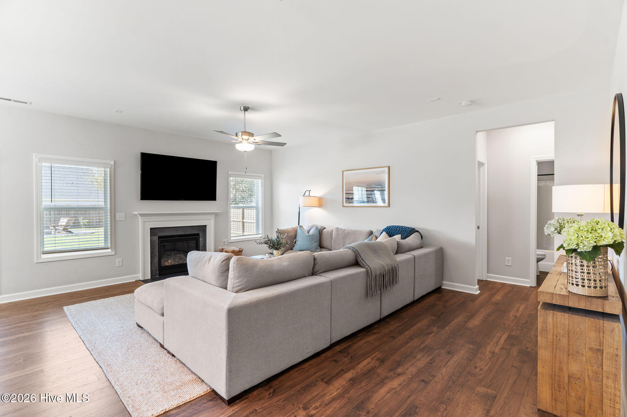 100557383 | Photo 23