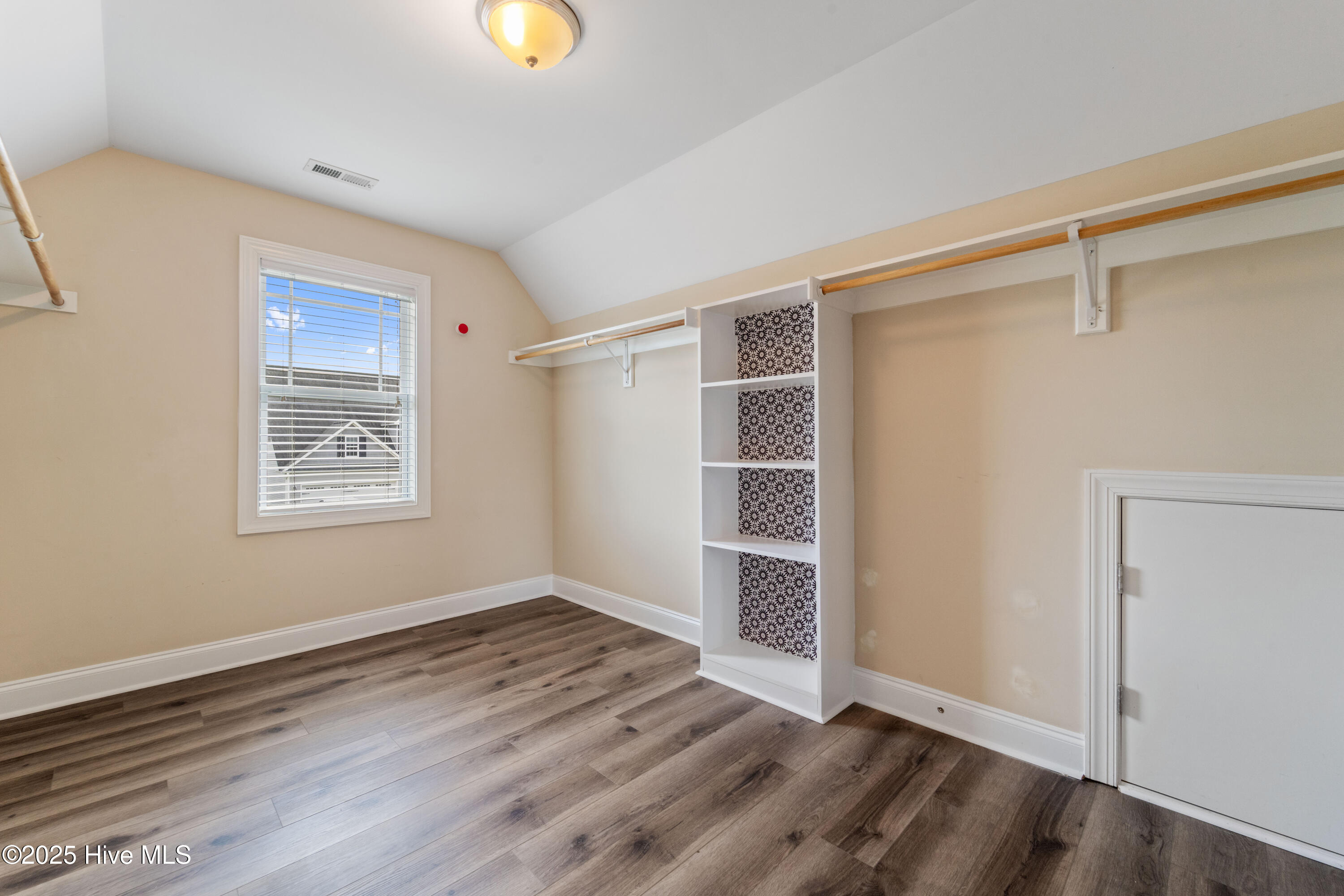 100525842 | Photo 62