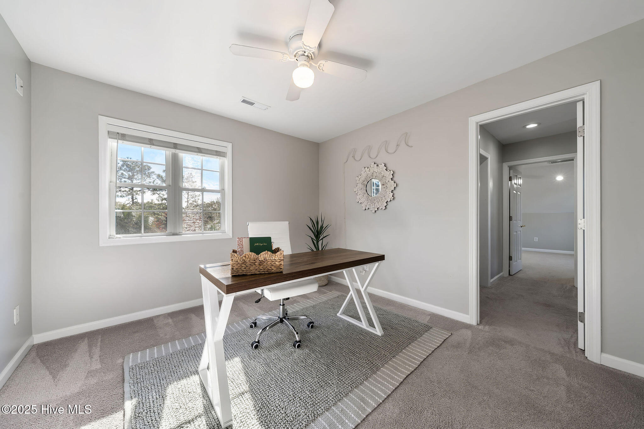 100539157 | Photo 76