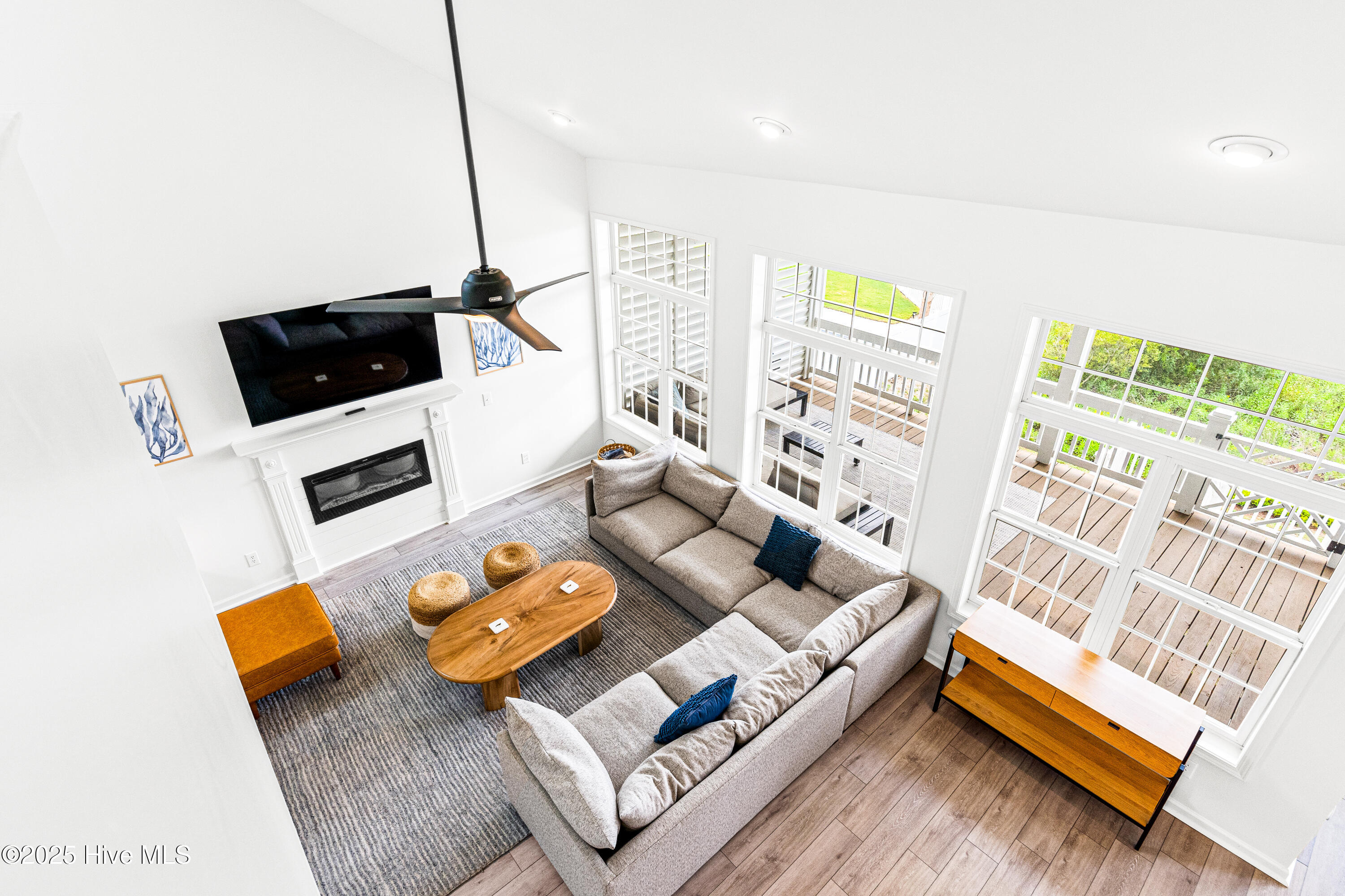 100510863 | Photo 27