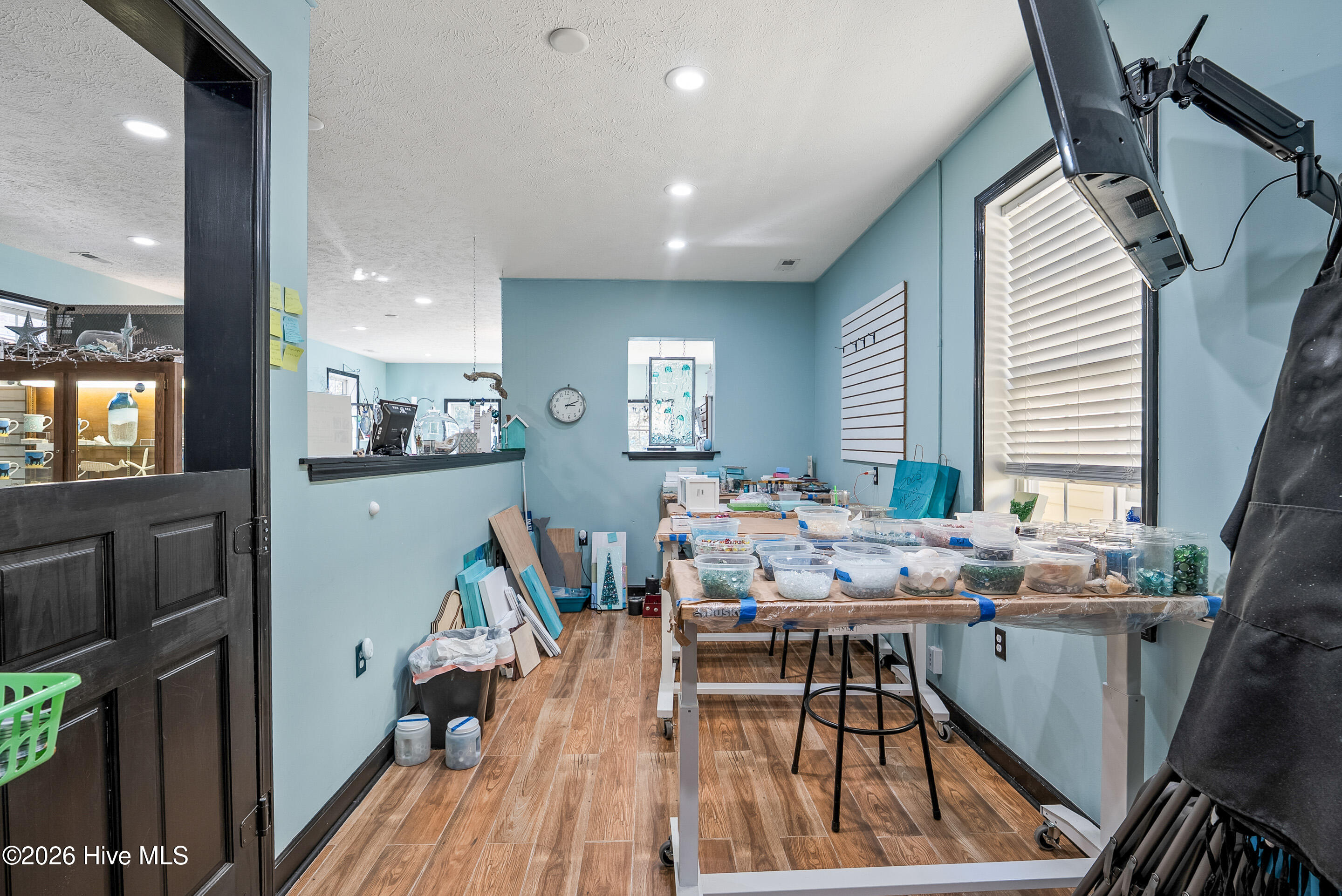 100556890 | Photo 21