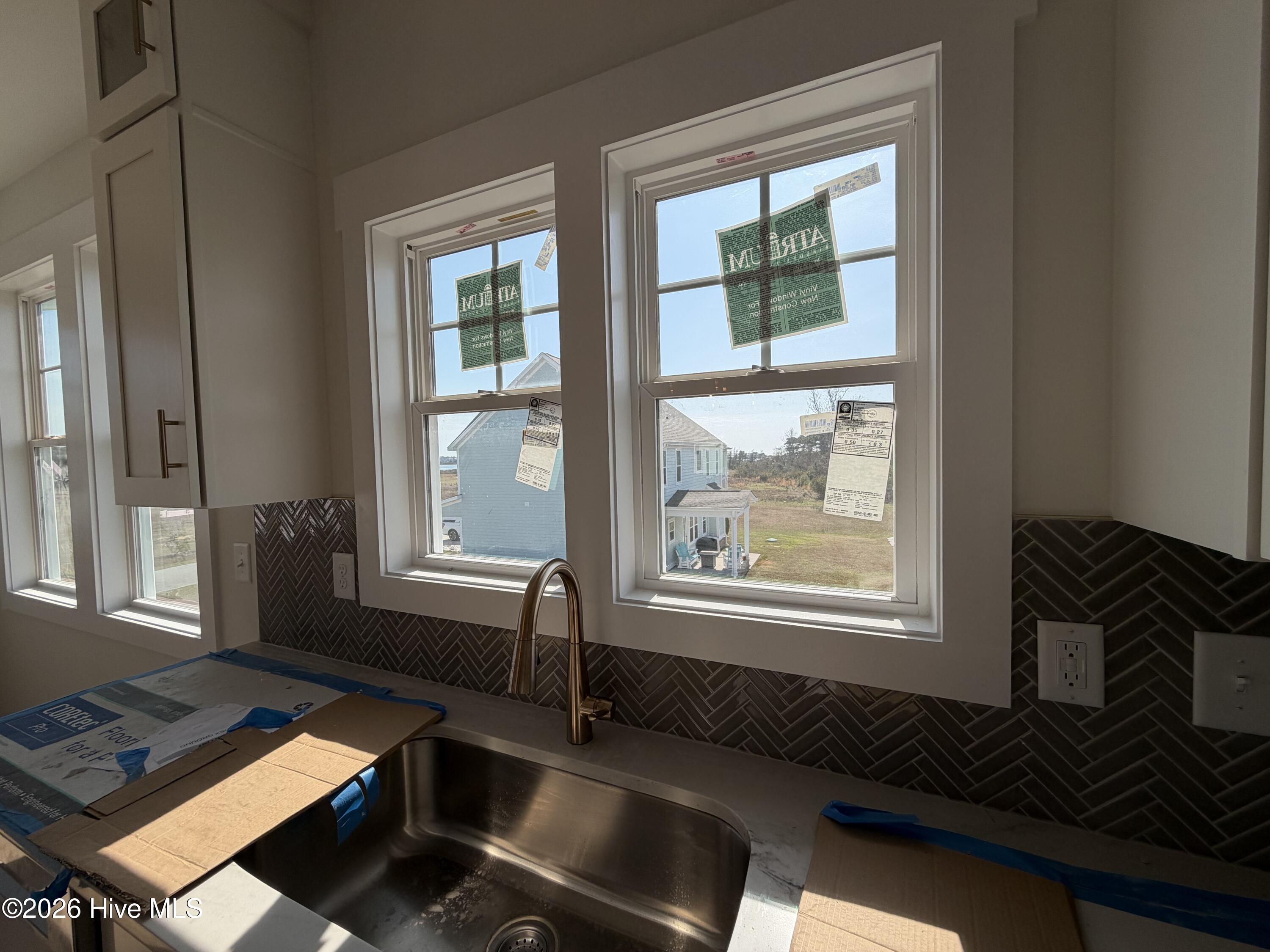 100559607 | Photo 23