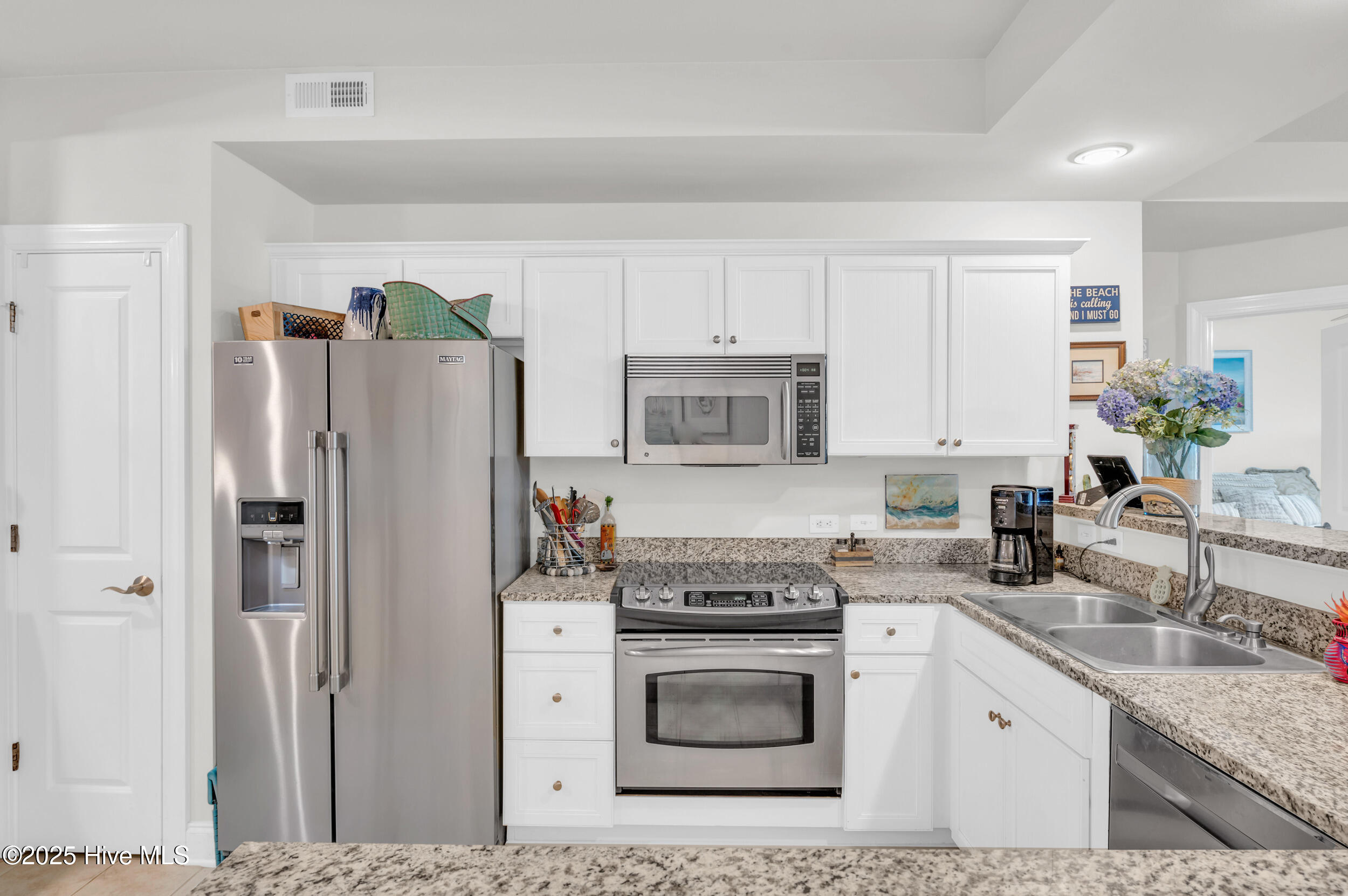 100519545 | Photo 14