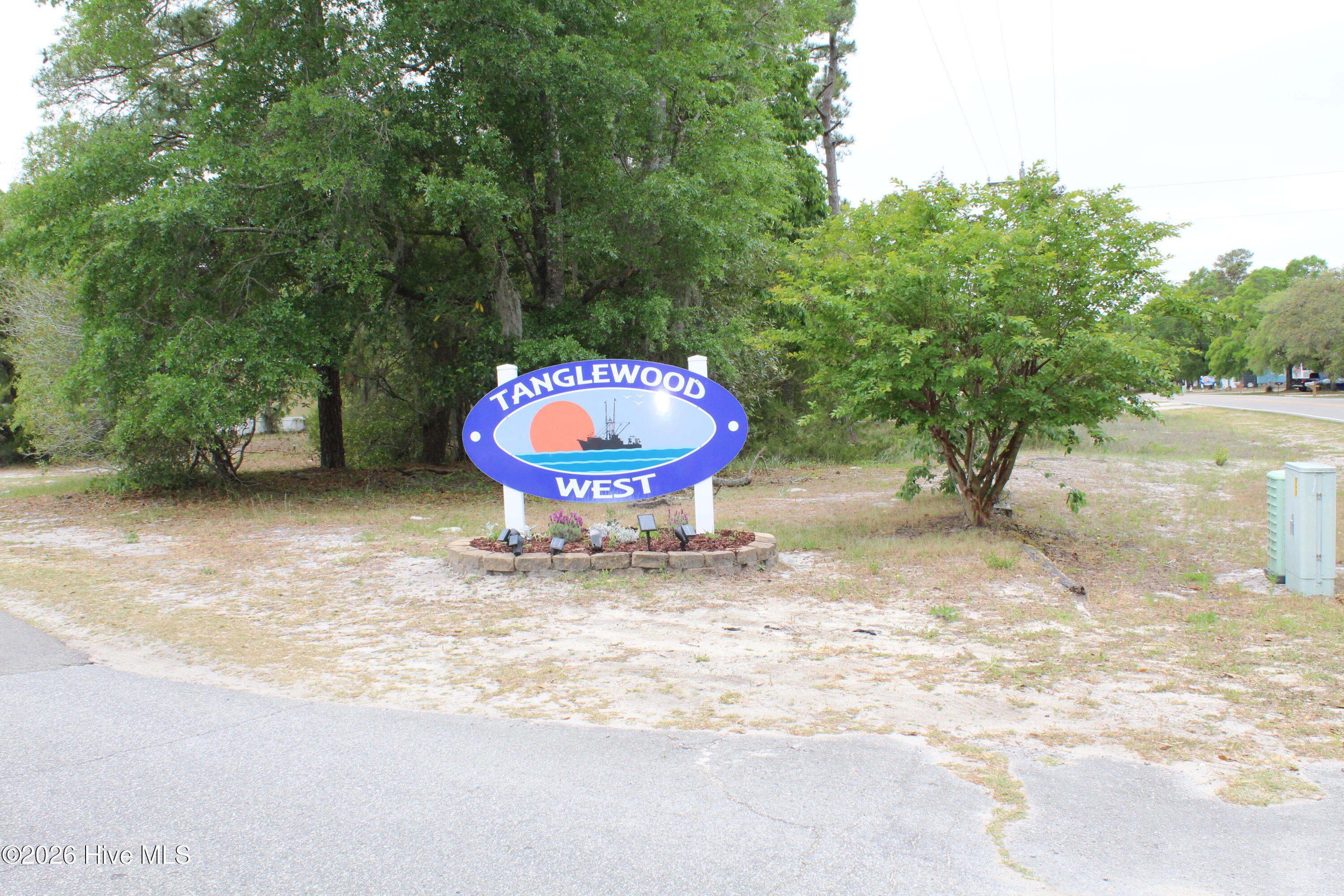 100570403 | Photo 14