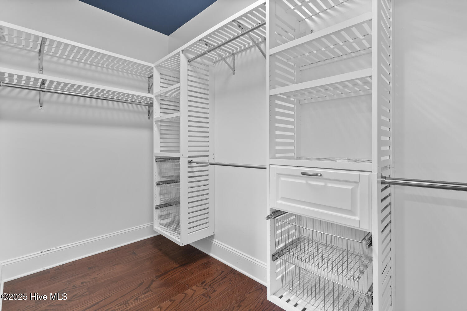 100507529 | Photo 32