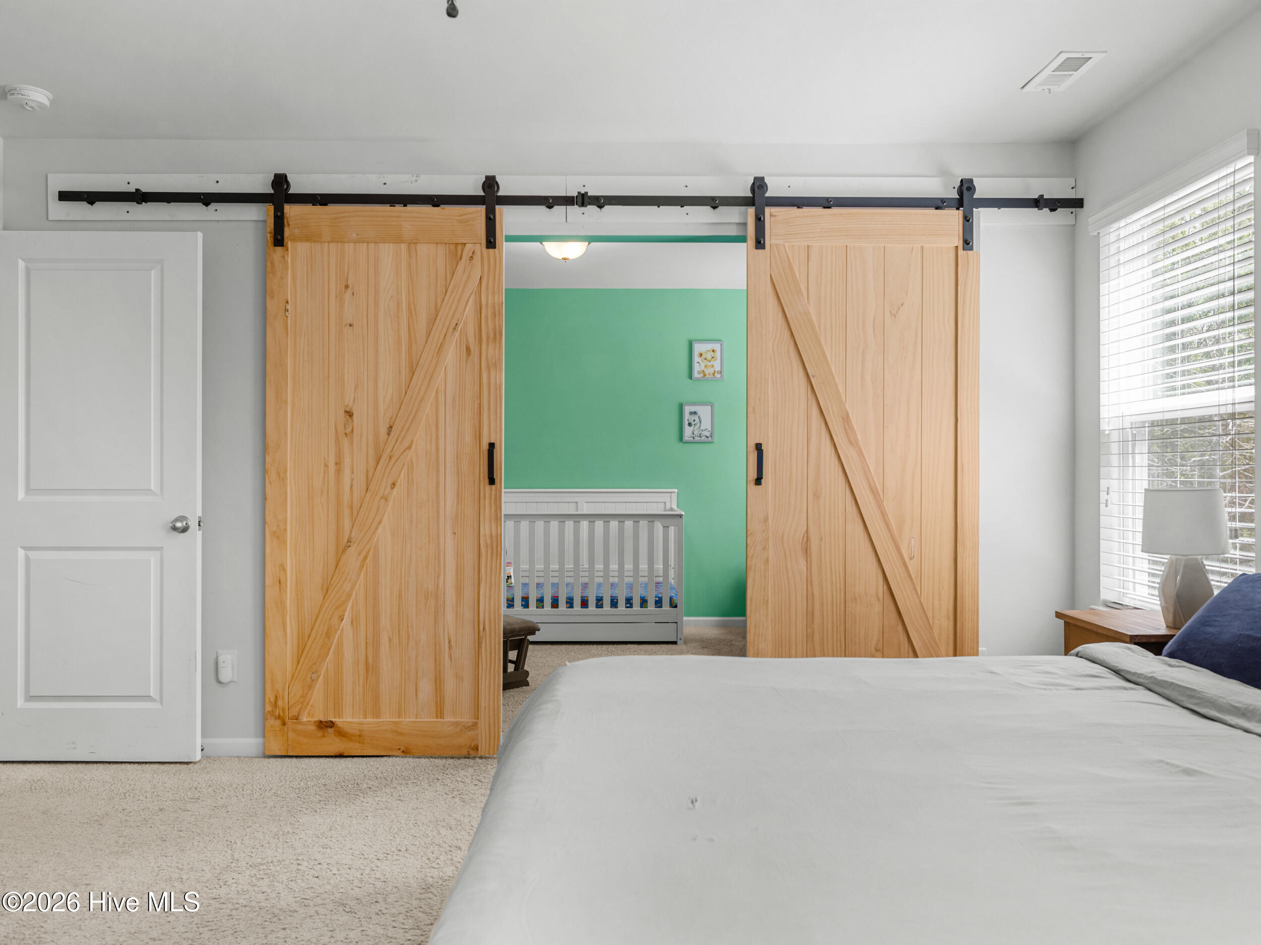 100567072 | Photo 27