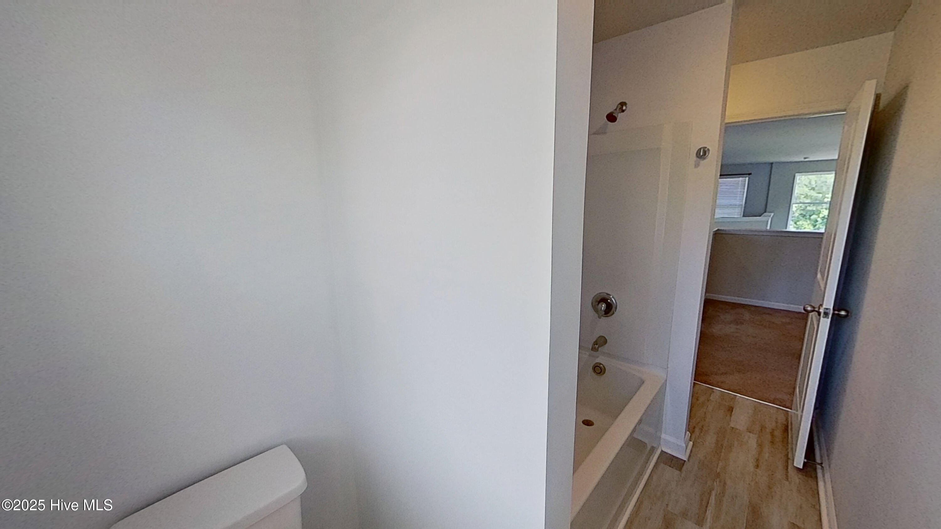 100509218 | Photo 23