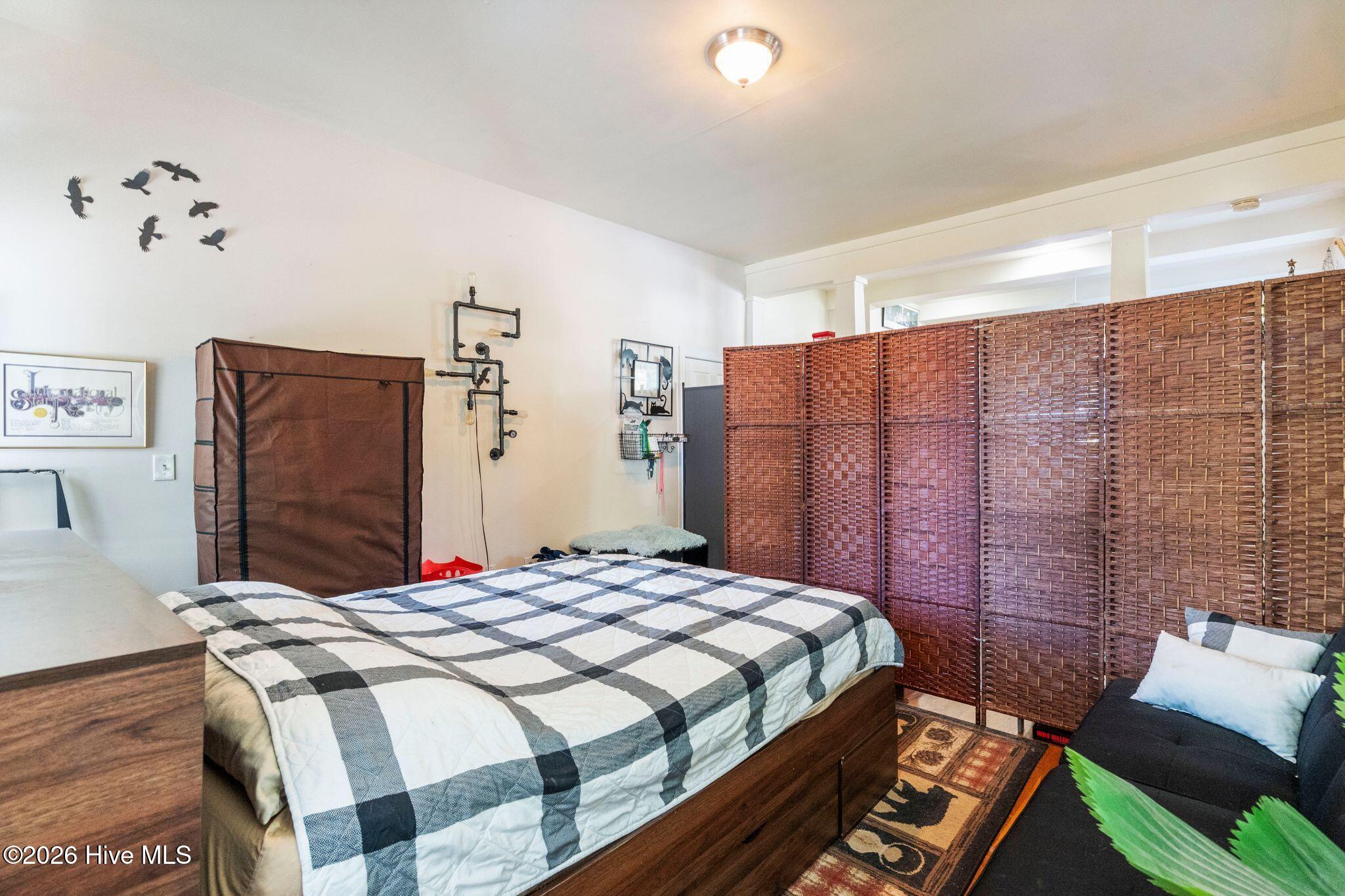 100570327 | Photo 23