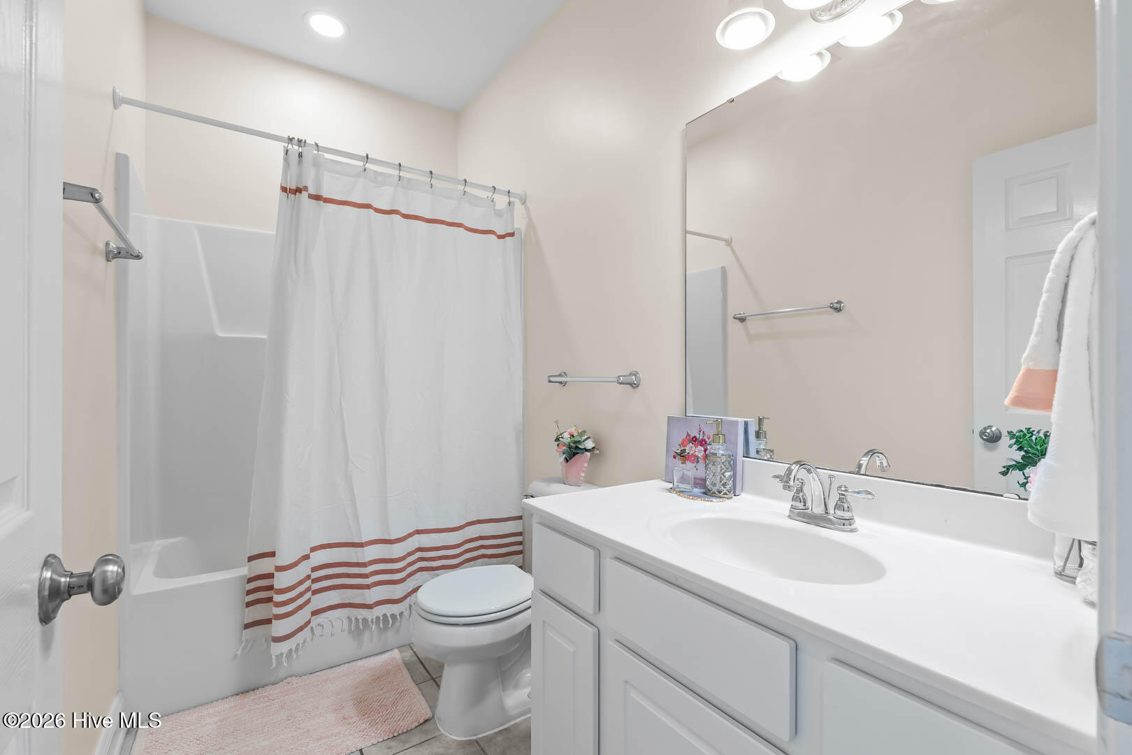 100552363 | Photo 47