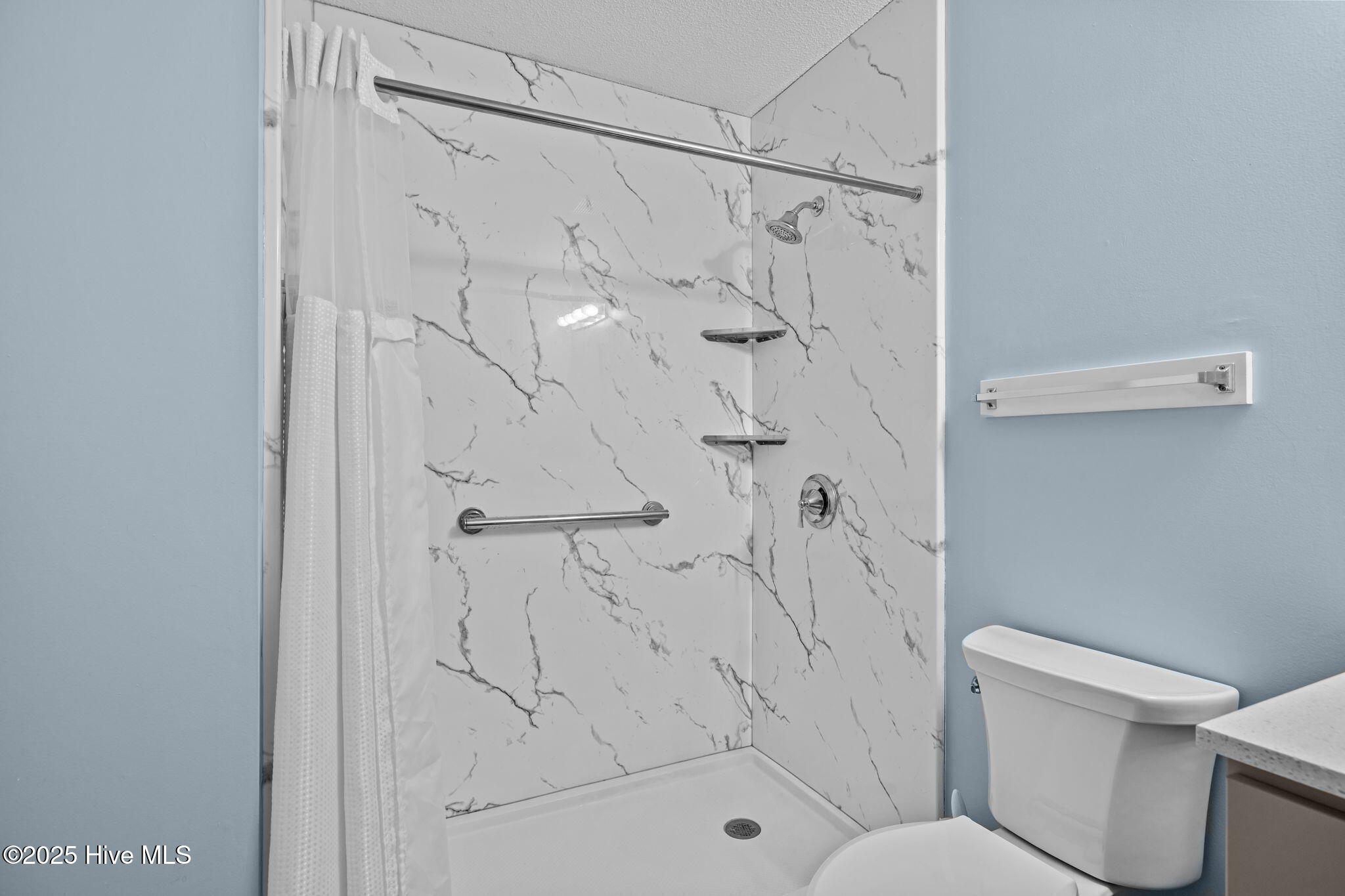 100530656 | Photo 35