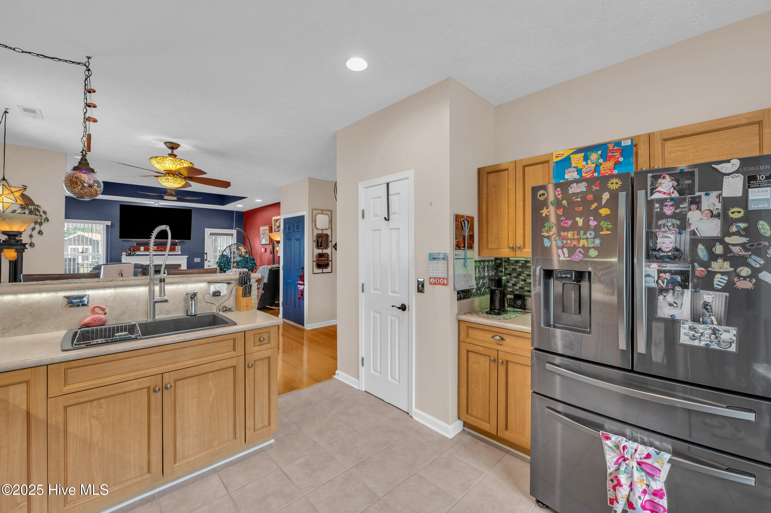 100527690 | Photo 17