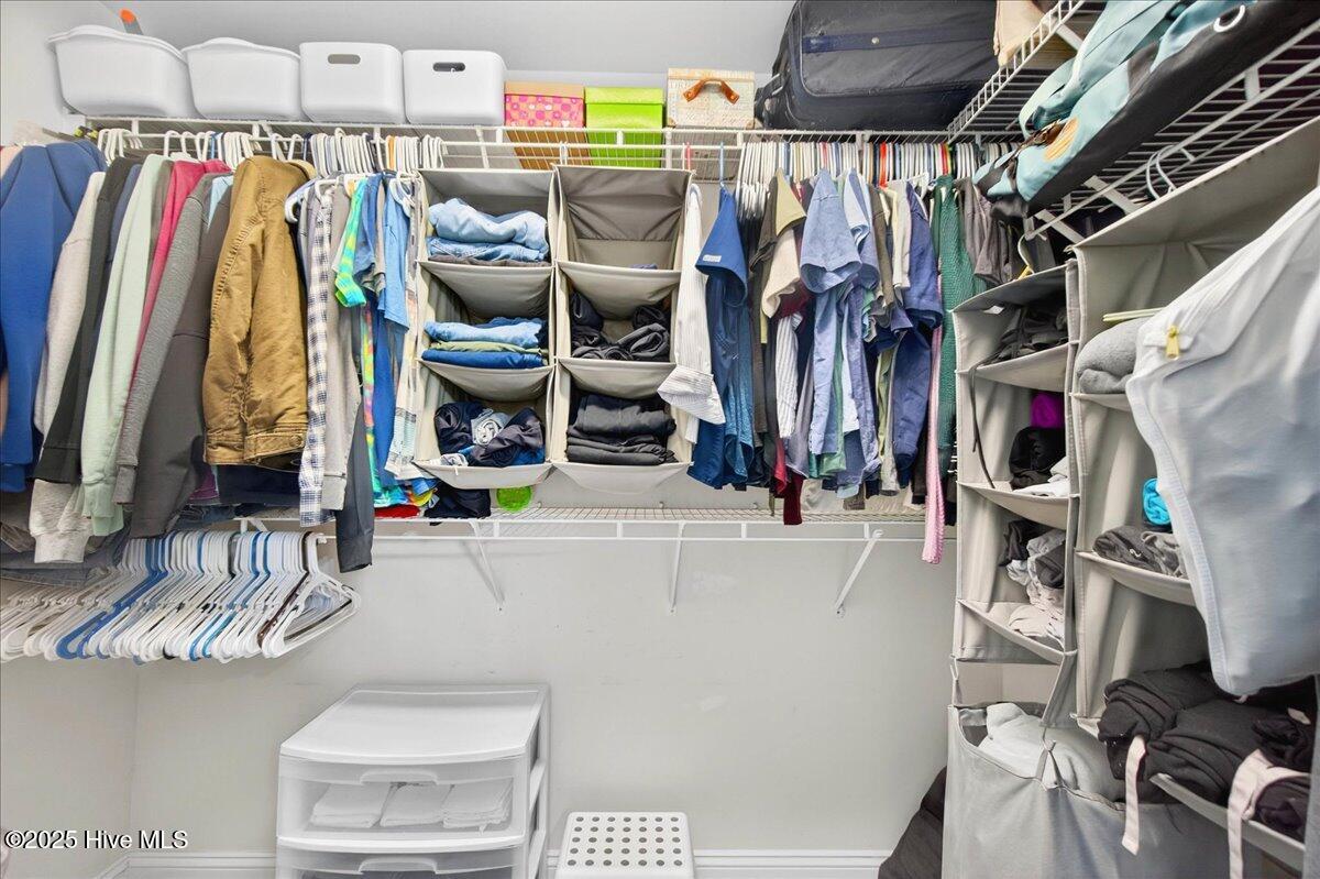 100516834 | Photo 19