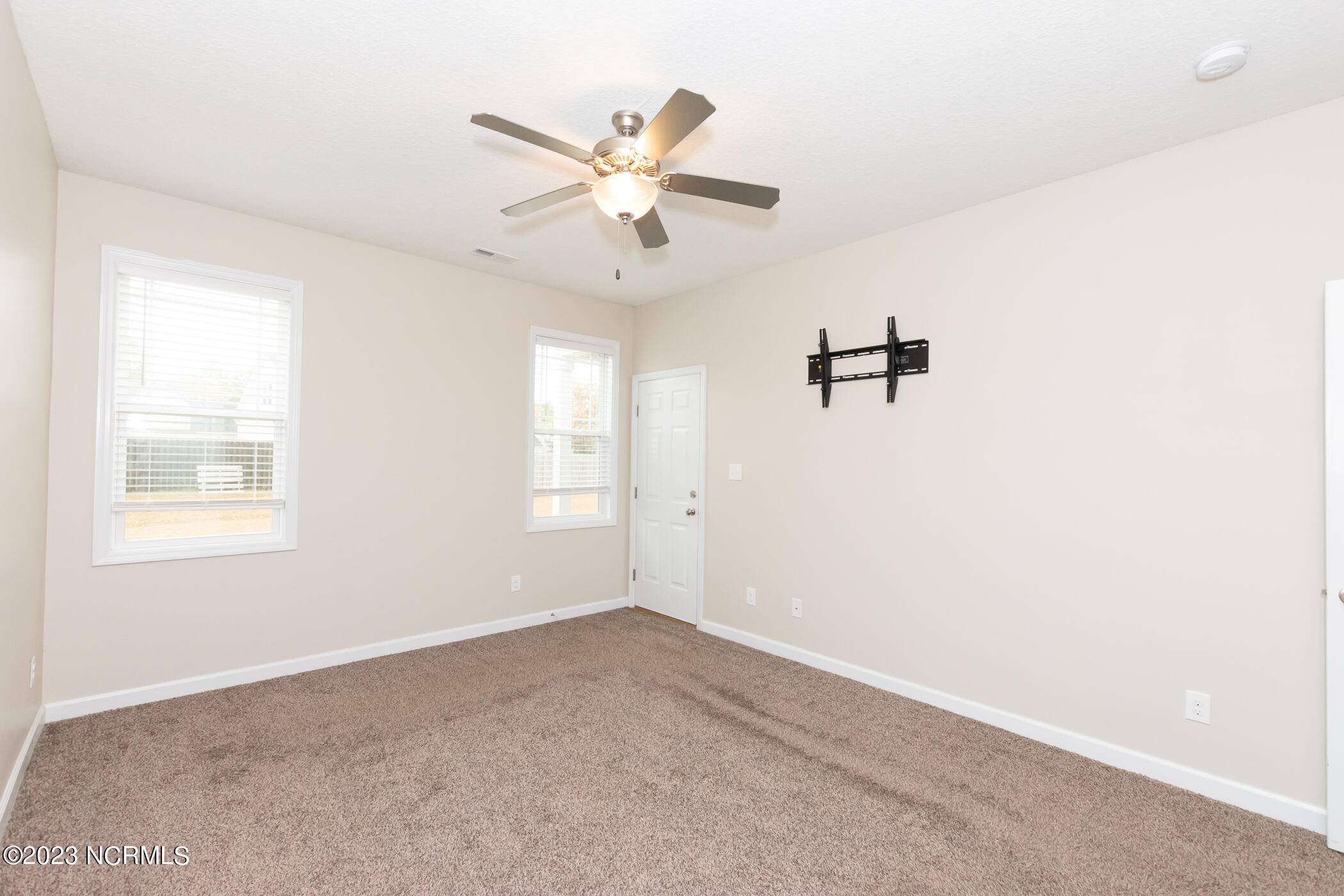 100543785 | Photo 31