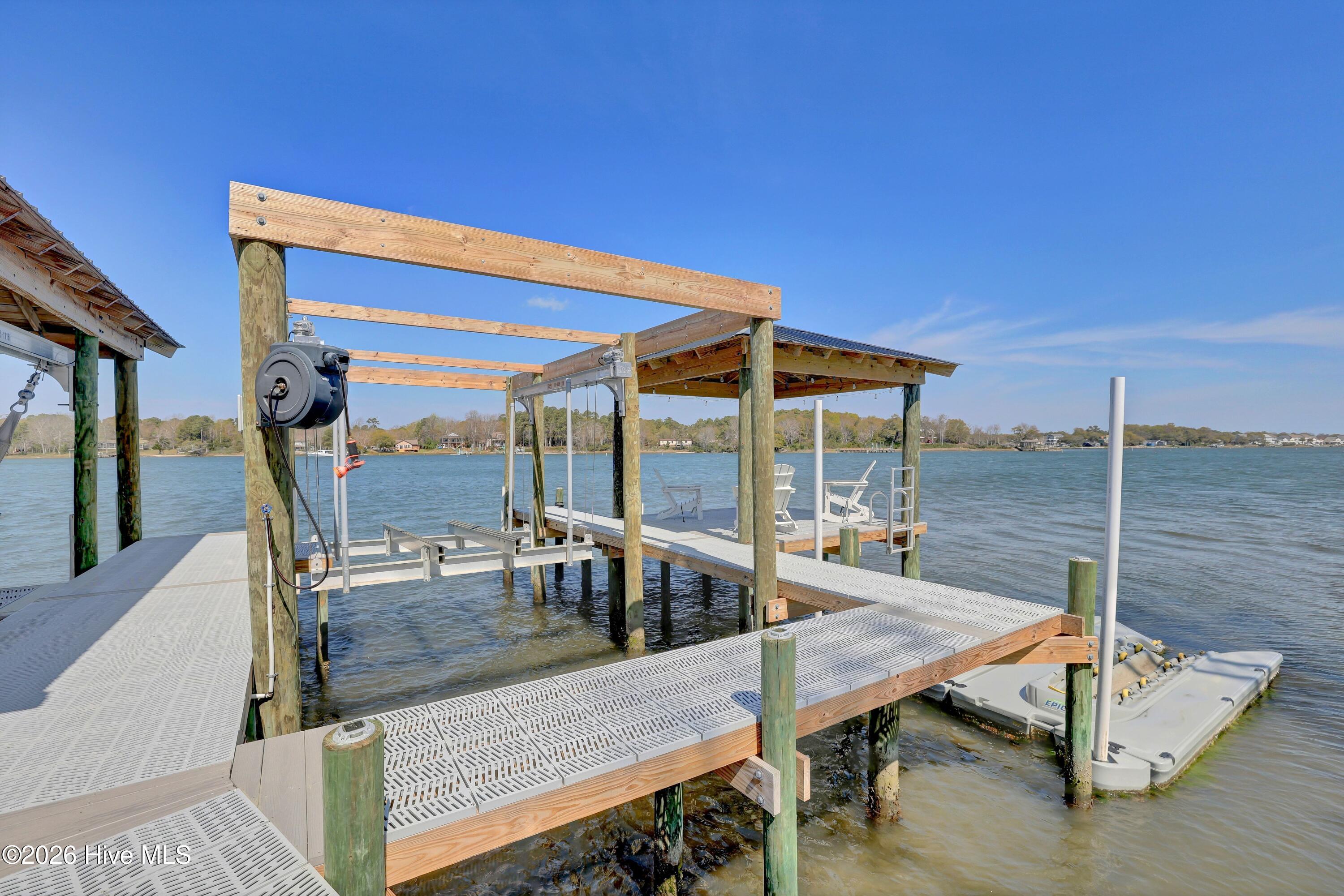 100564139 | Photo 60