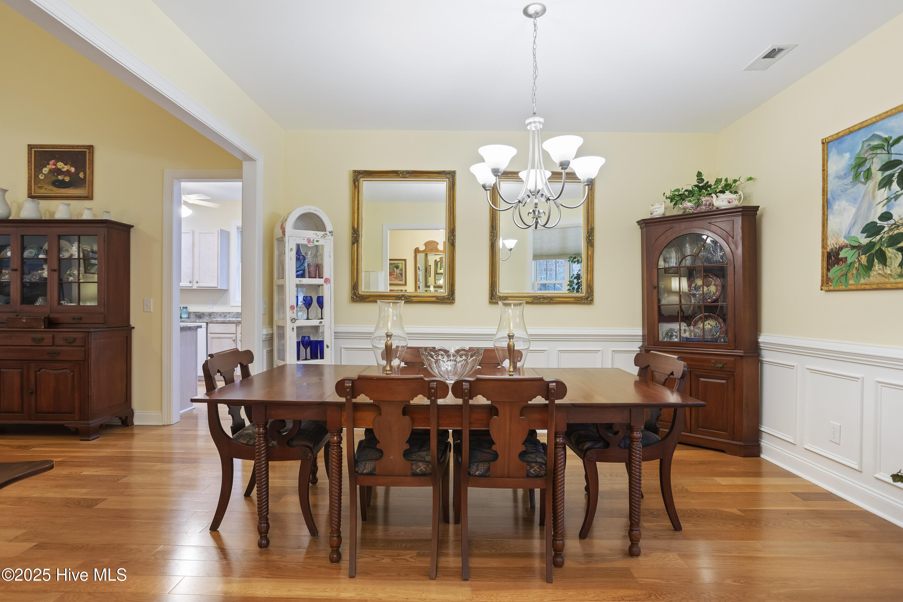 100528316 | Photo 12