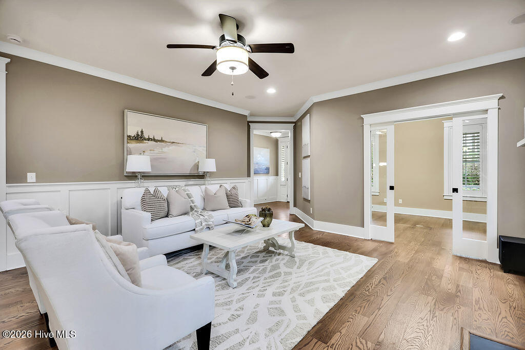 100548295 | Photo 16