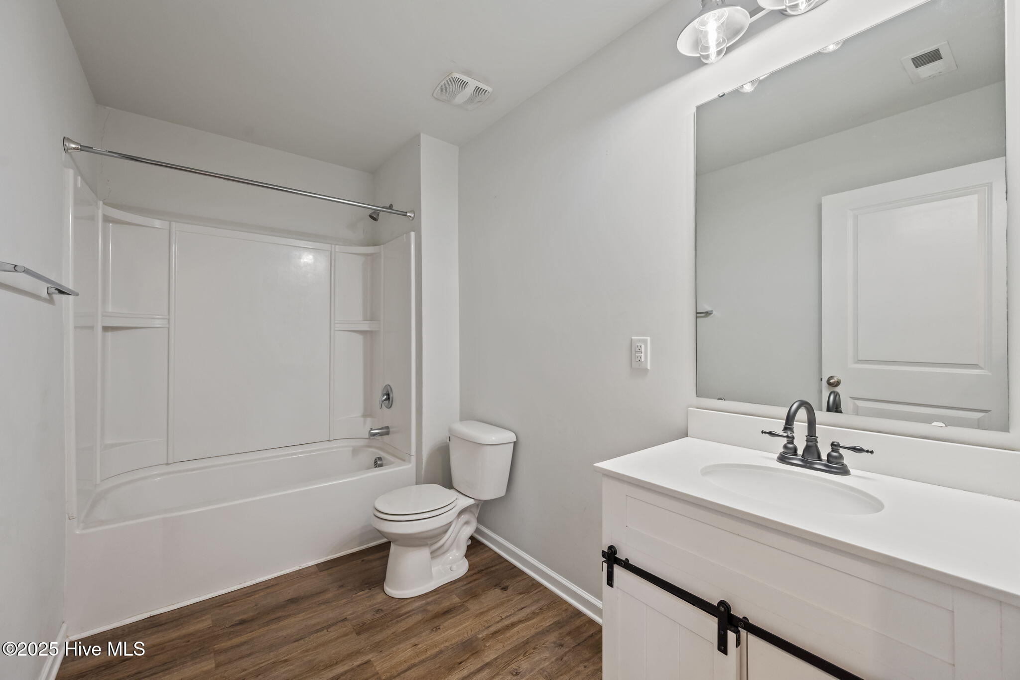 100536661 | Photo 22