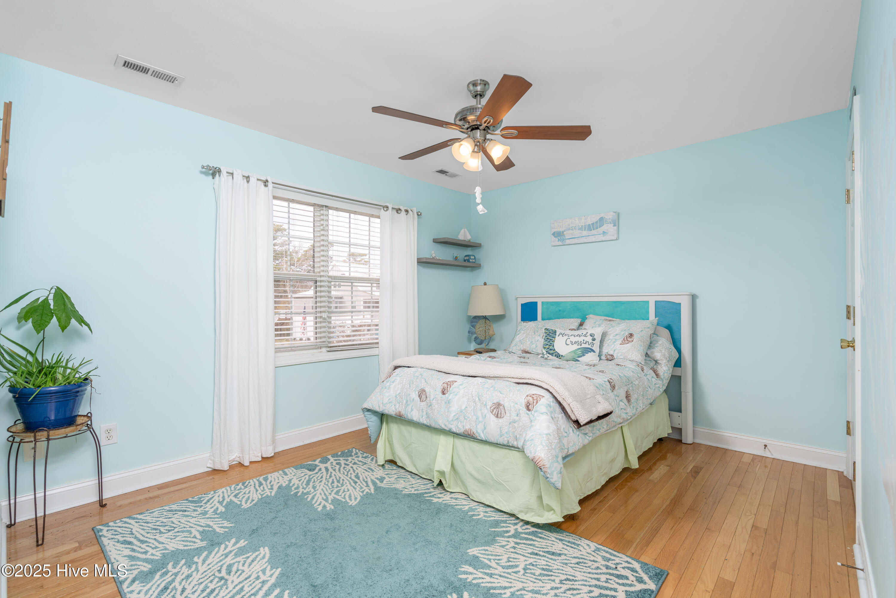 100546381 | Photo 18