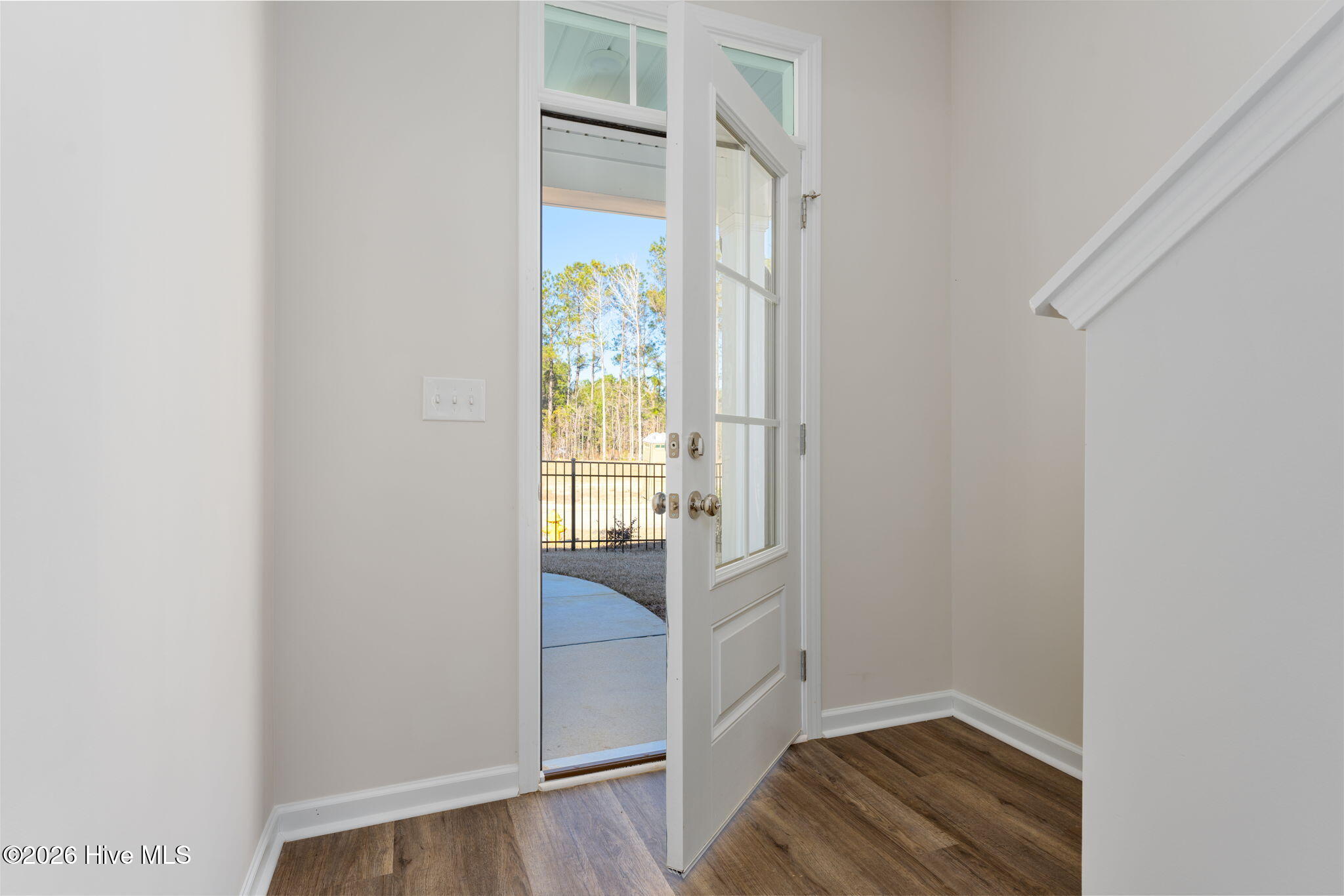 100561405 | Photo 23