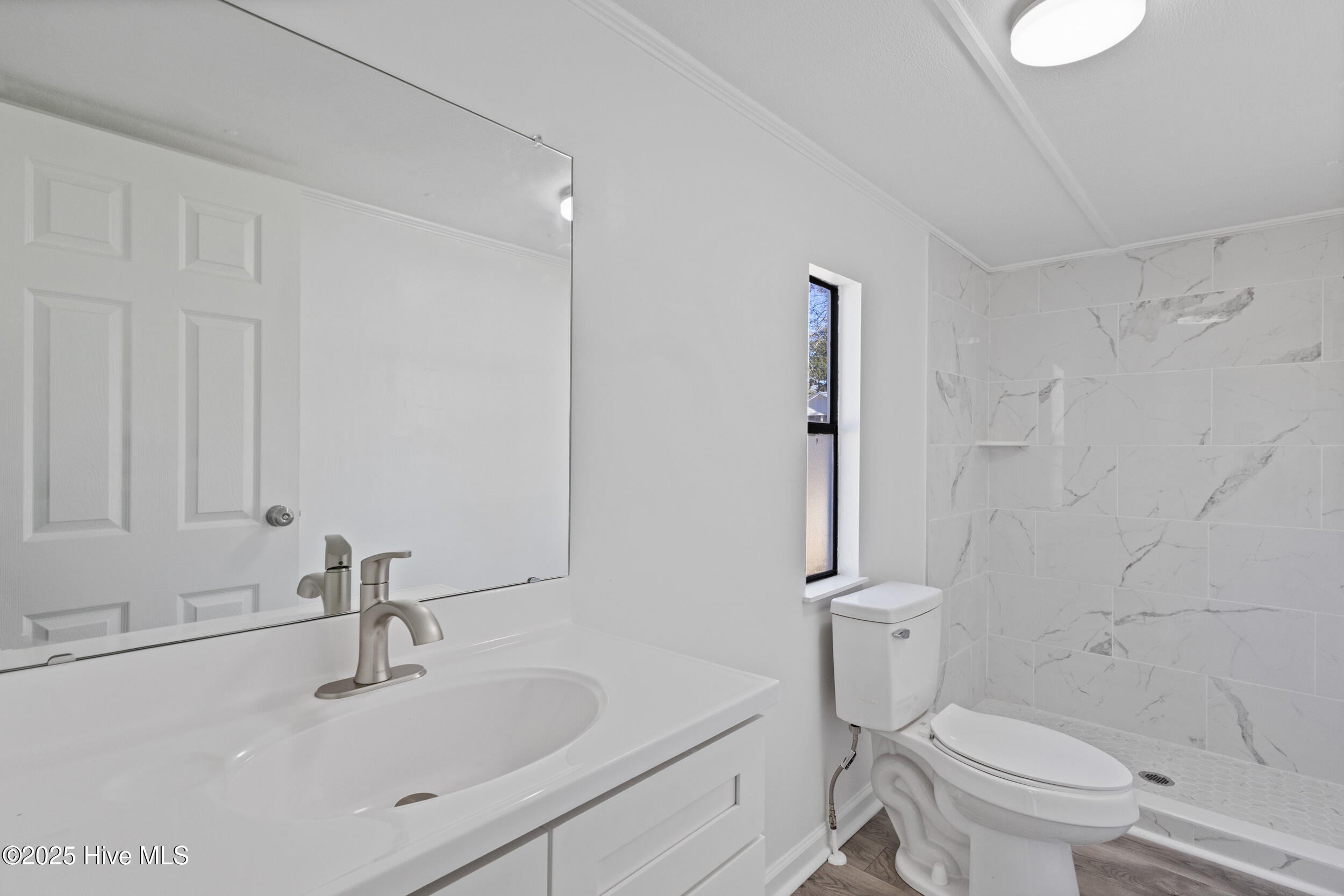 100545397 | Photo 21