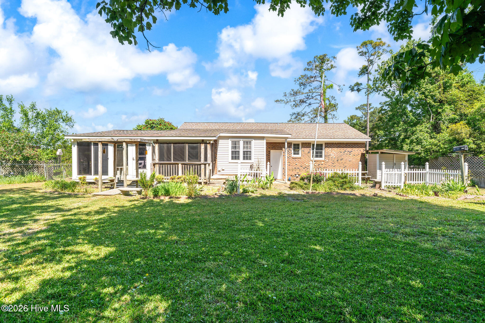 100568414 | Photo 25