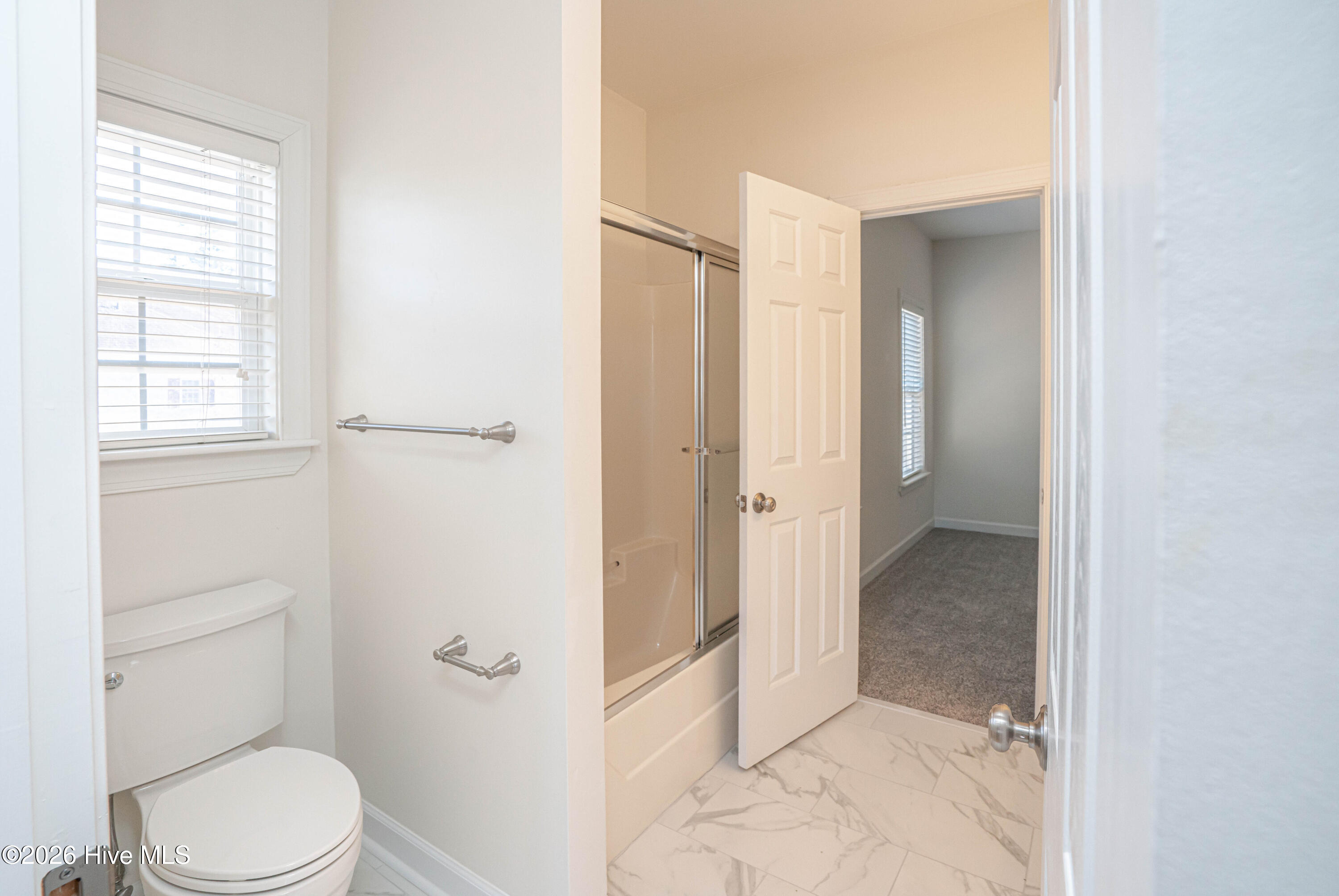 100553430 | Photo 53