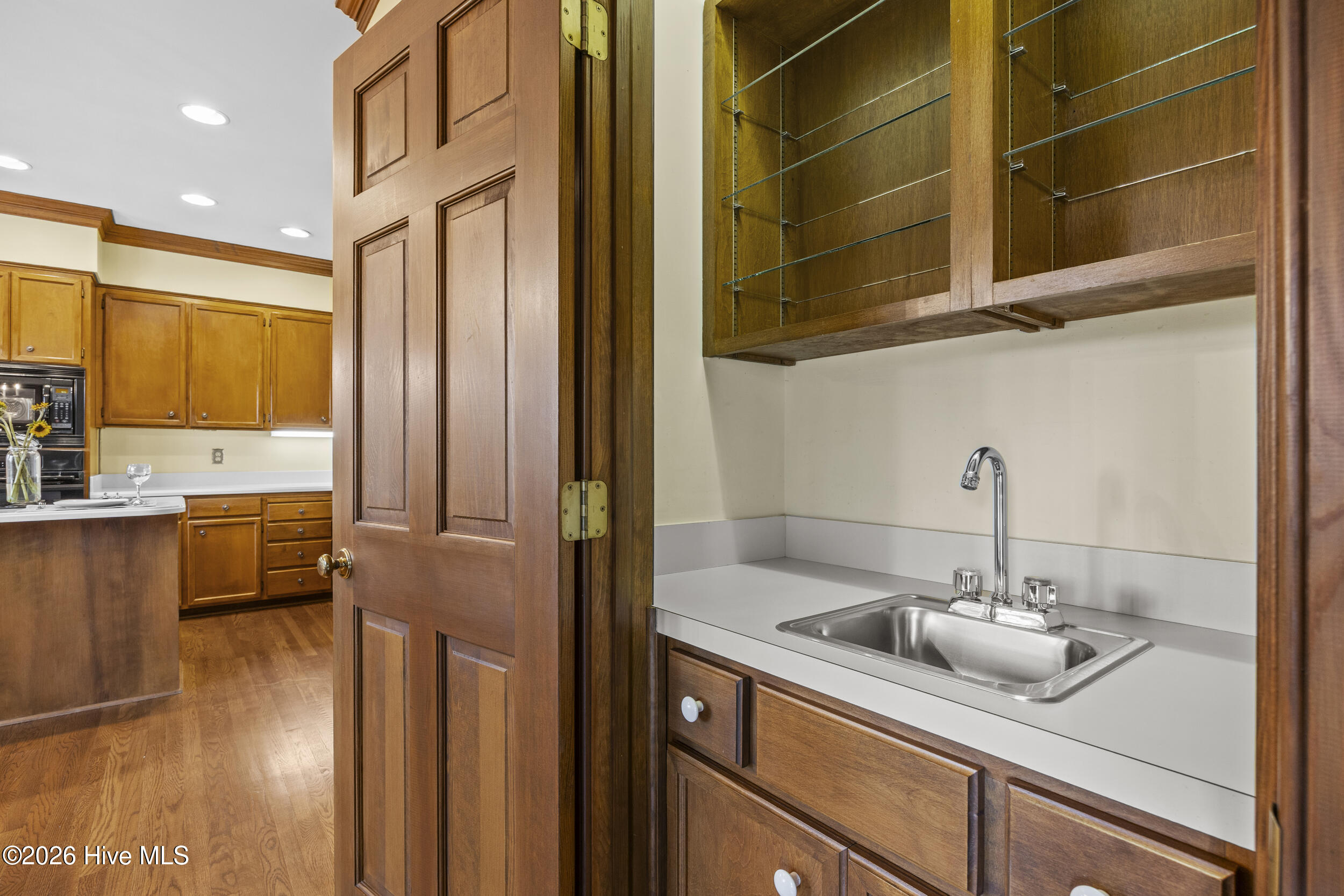 100560704 | Photo 21