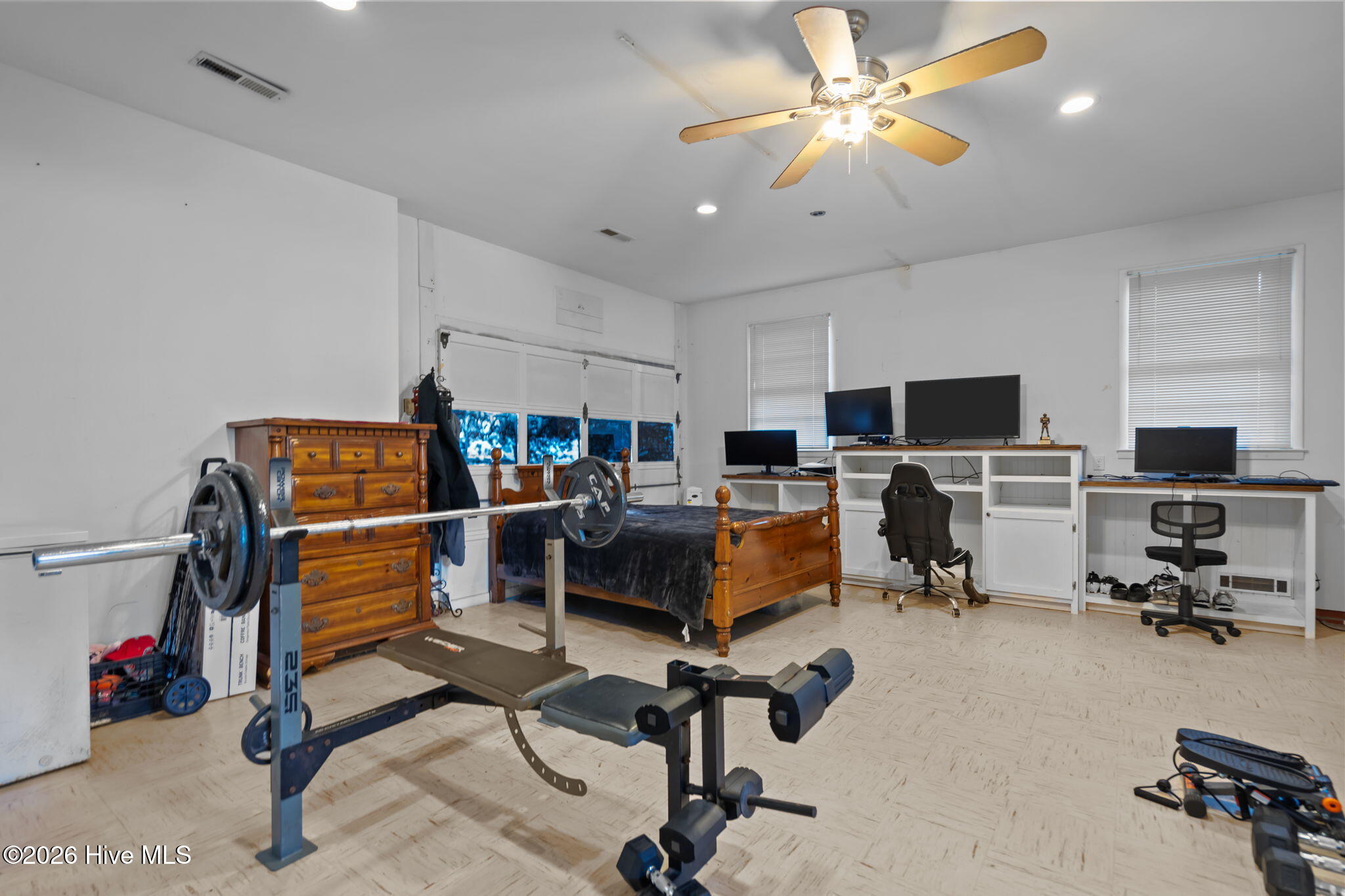 100525803 | Photo 34