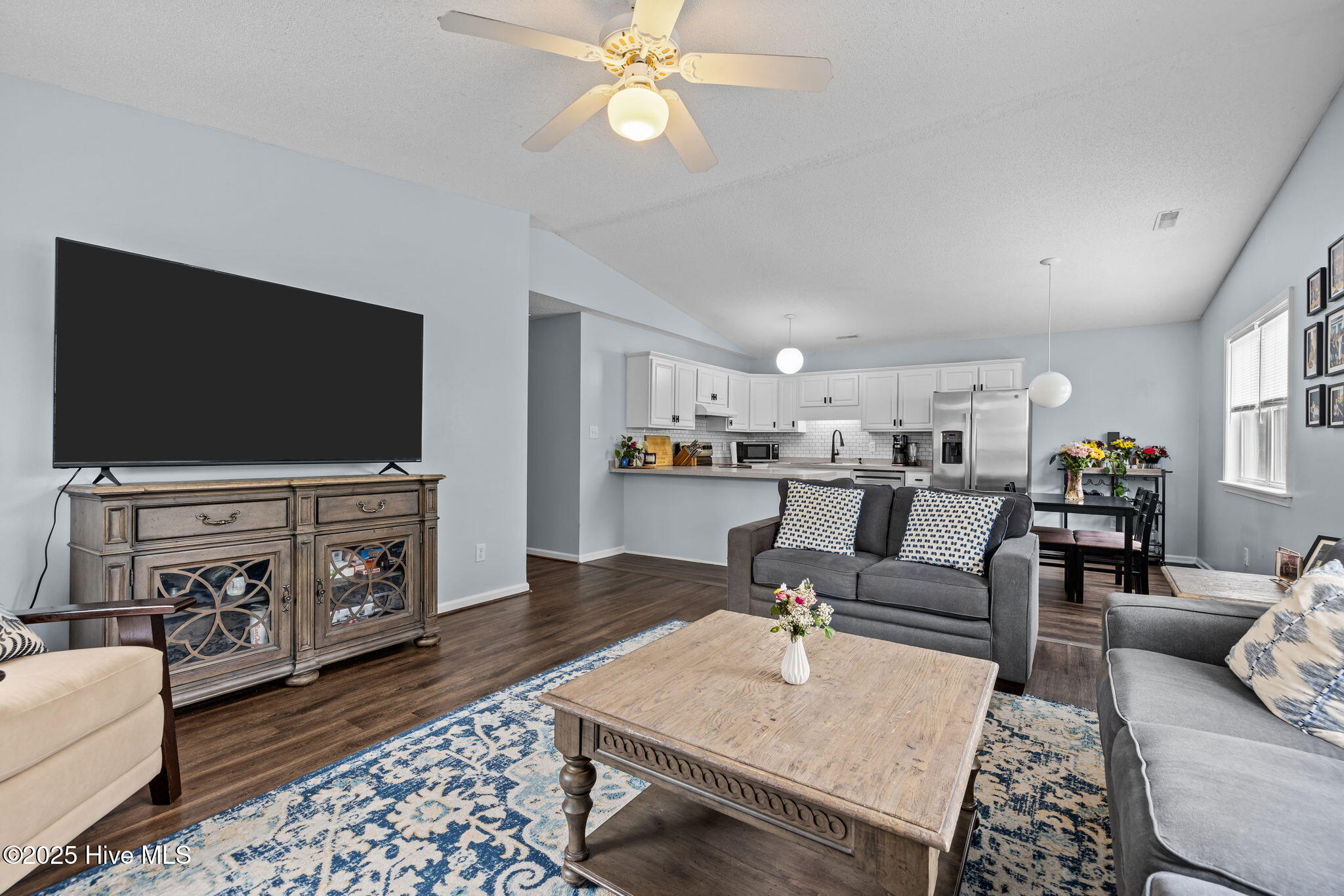 100530656 | Photo 24