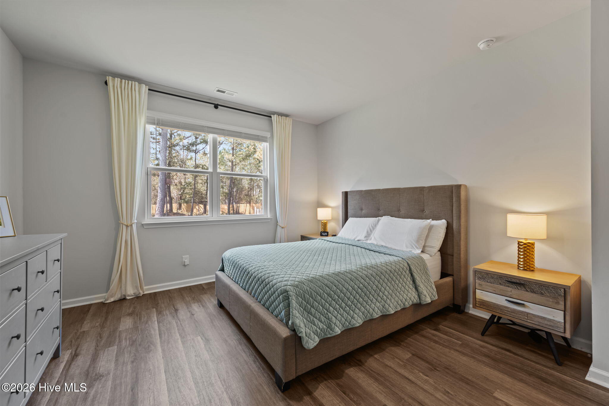 100564273 | Photo 19