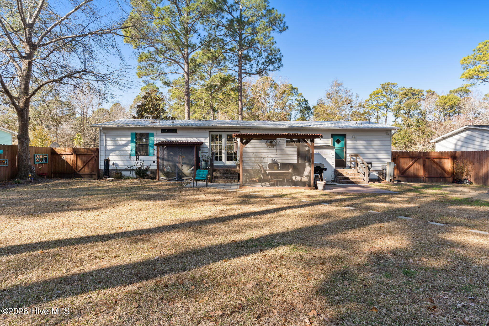 100549816 | Photo 22