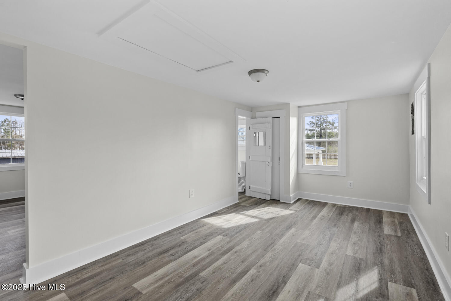 100544885 | Photo 37