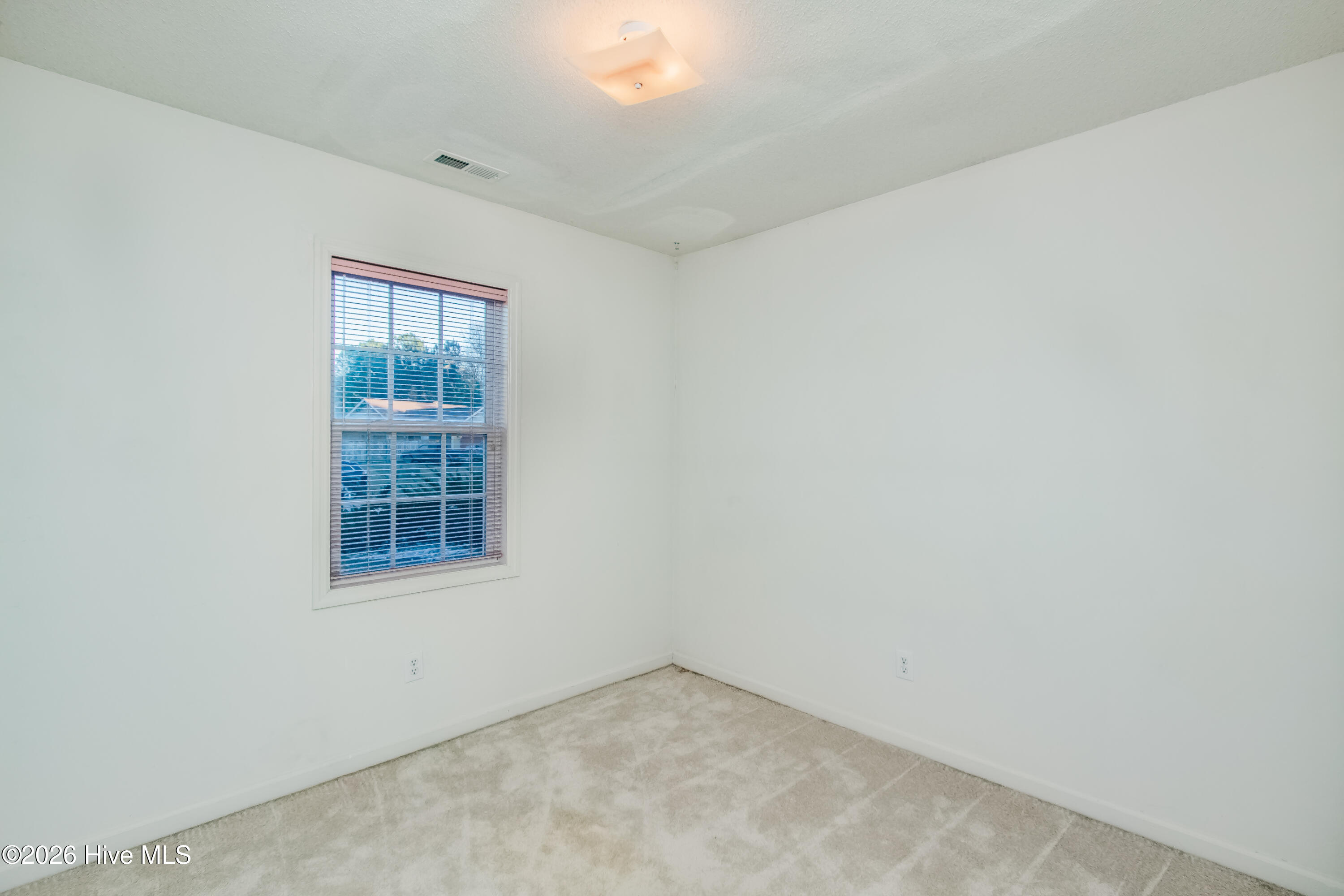 100547548 | Photo 23