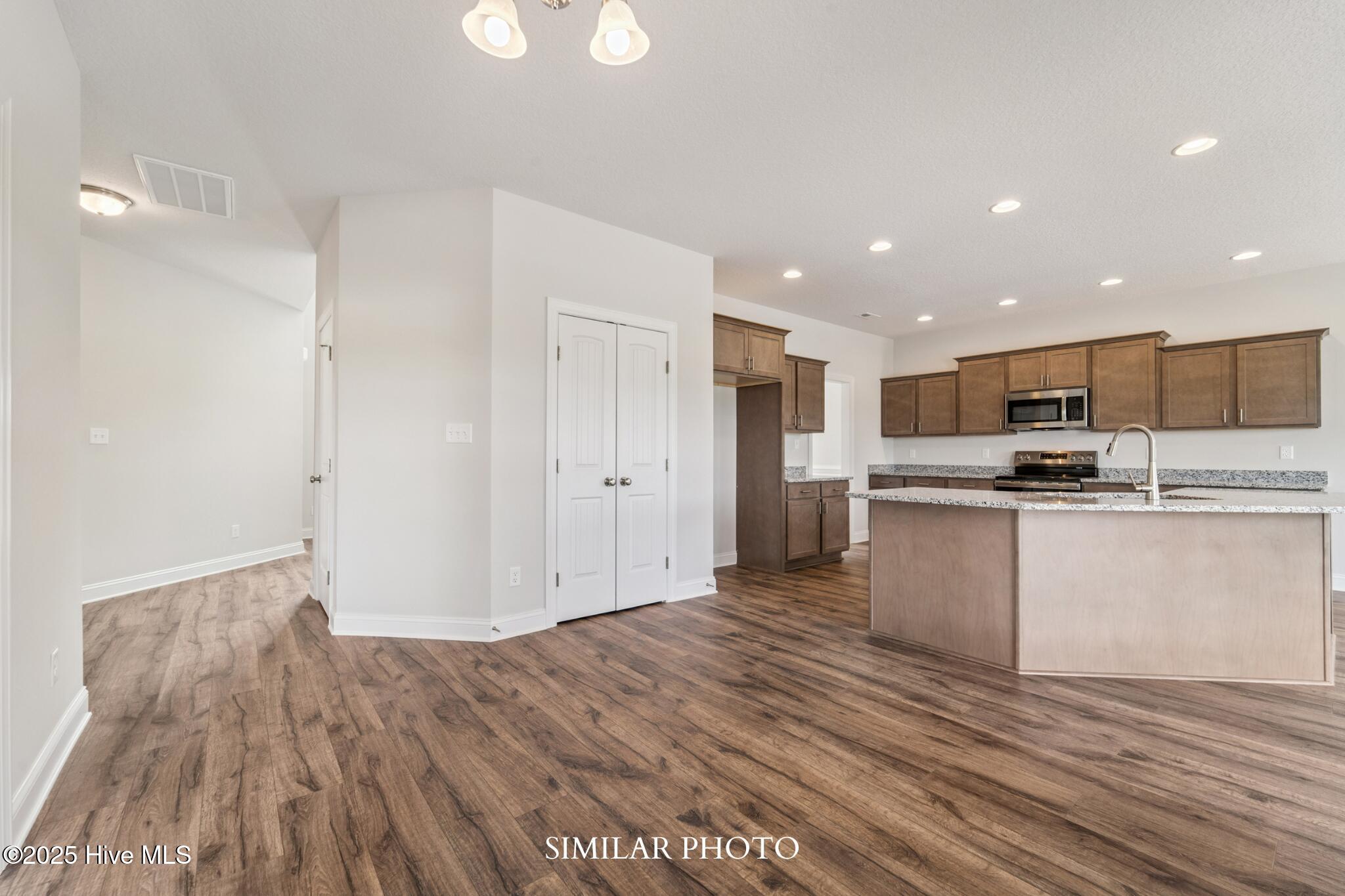 766 Secession Lane, Jacksonville, NC 28546 – photo 12: SIMILAR PHOTO PALOMAR-15