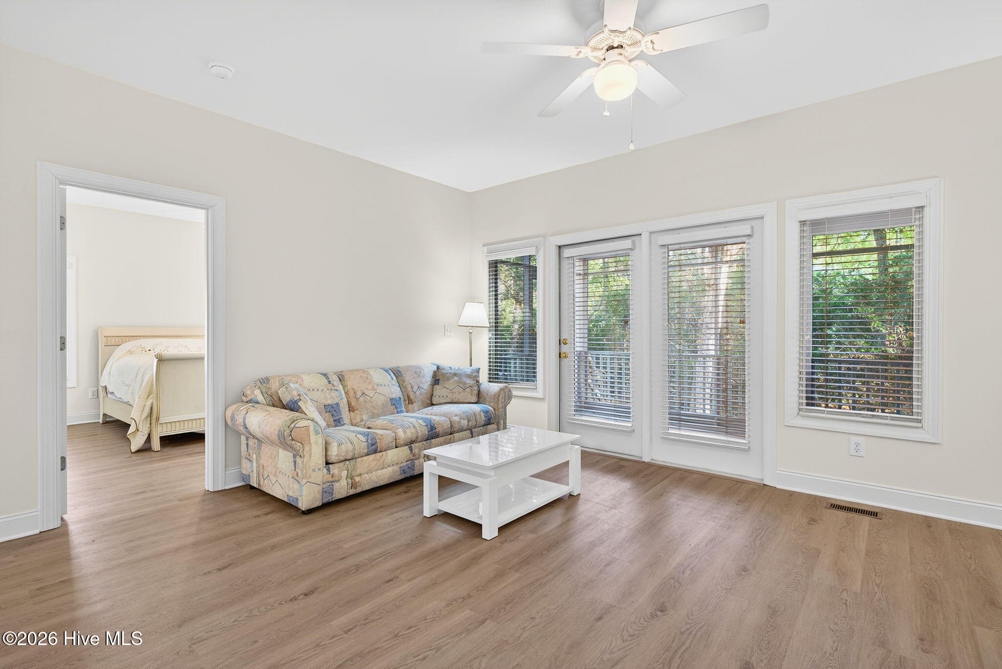 100553475 | Photo 19