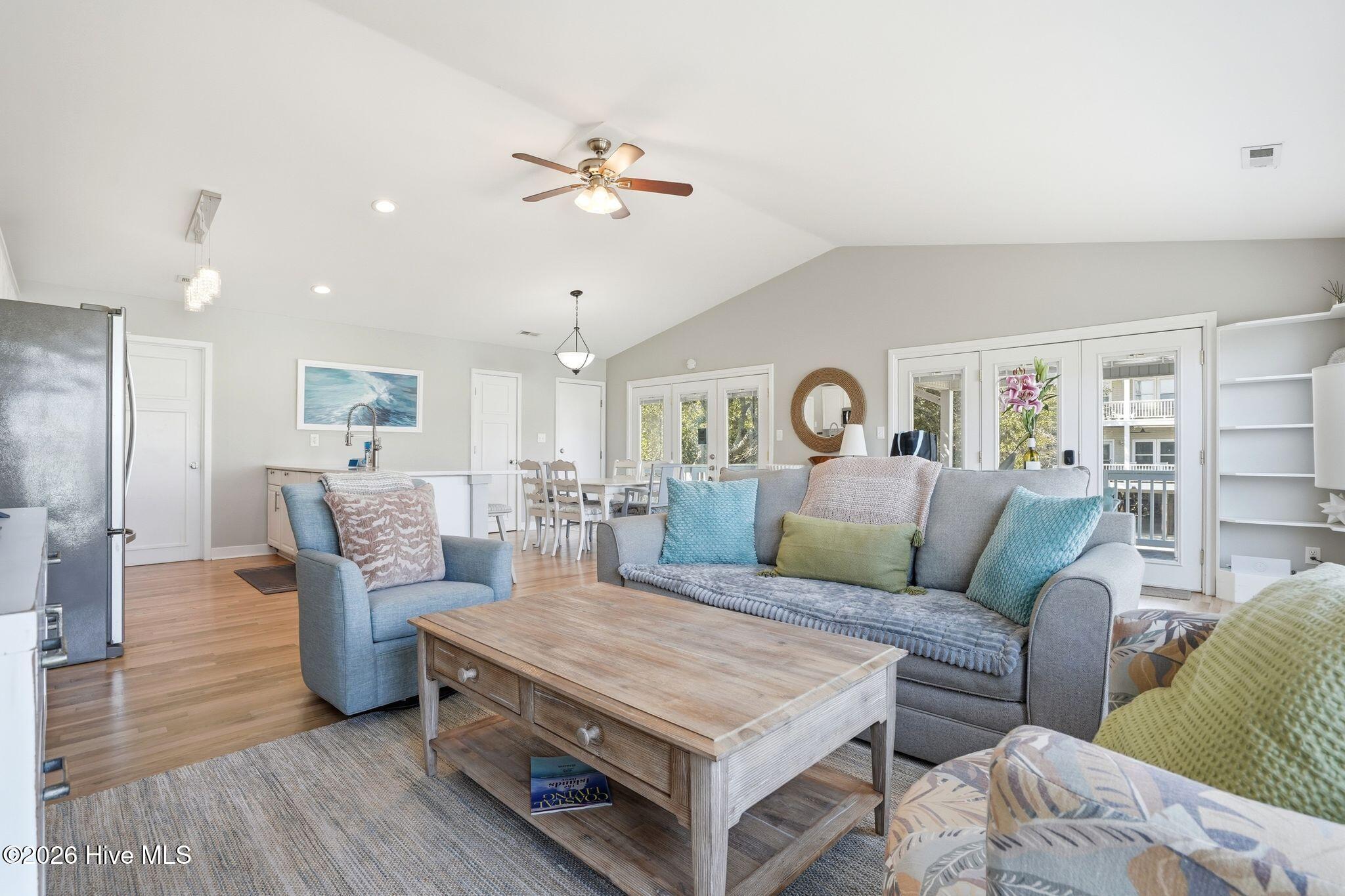 100558561 | Photo 23