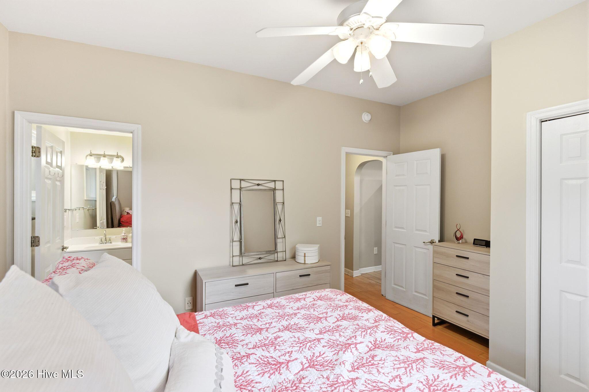 100564612 | Photo 21