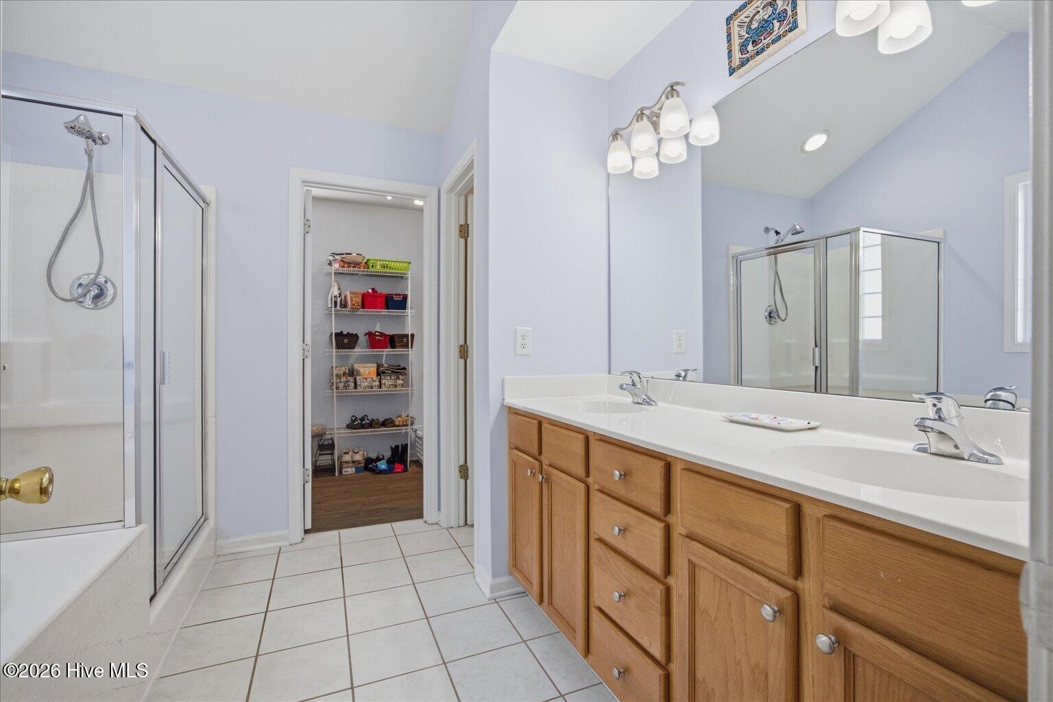 100558817 | Photo 28