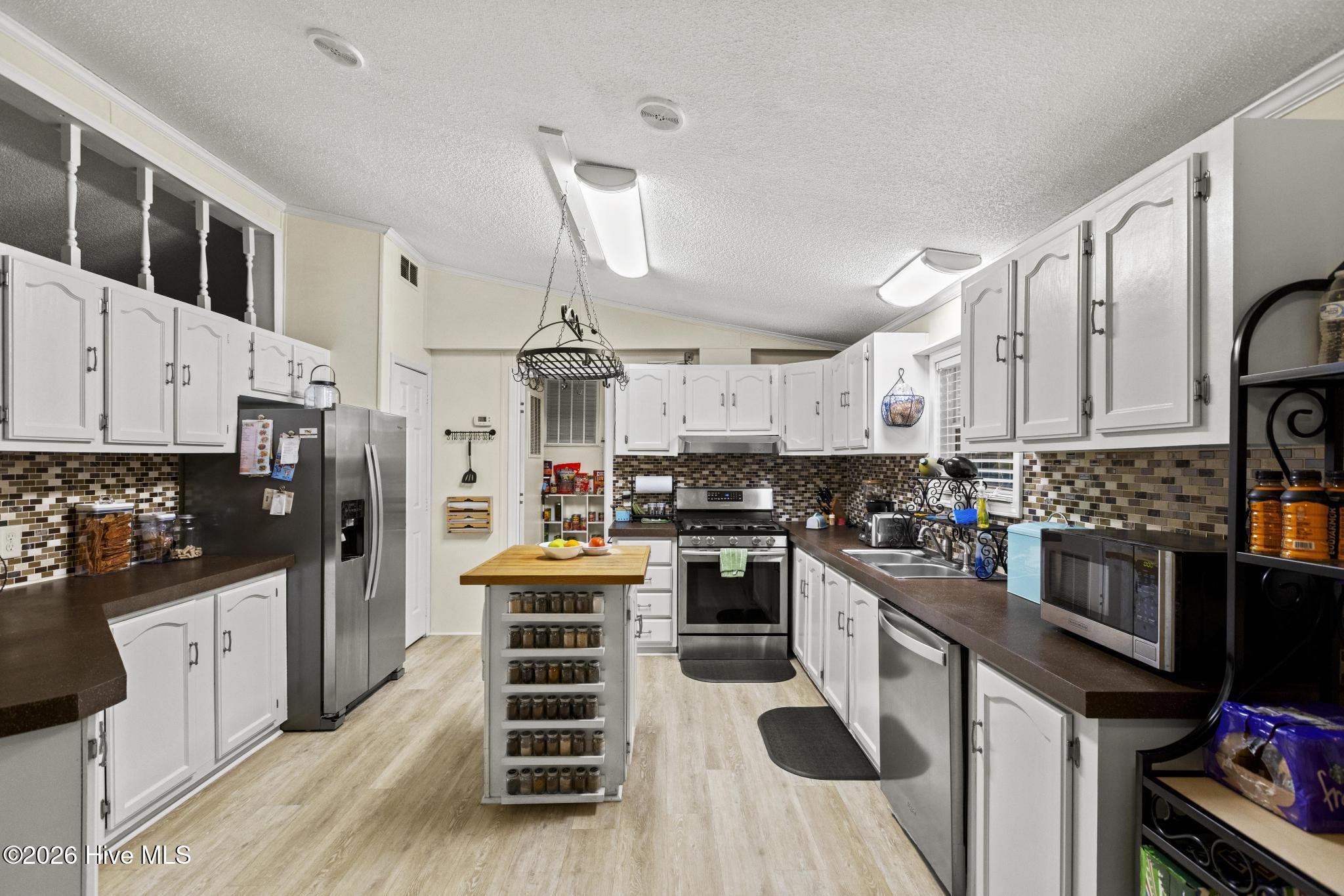 5th image of 408 Quailridge Ct, Swansboro, NC 28584 | MLS# 100590528